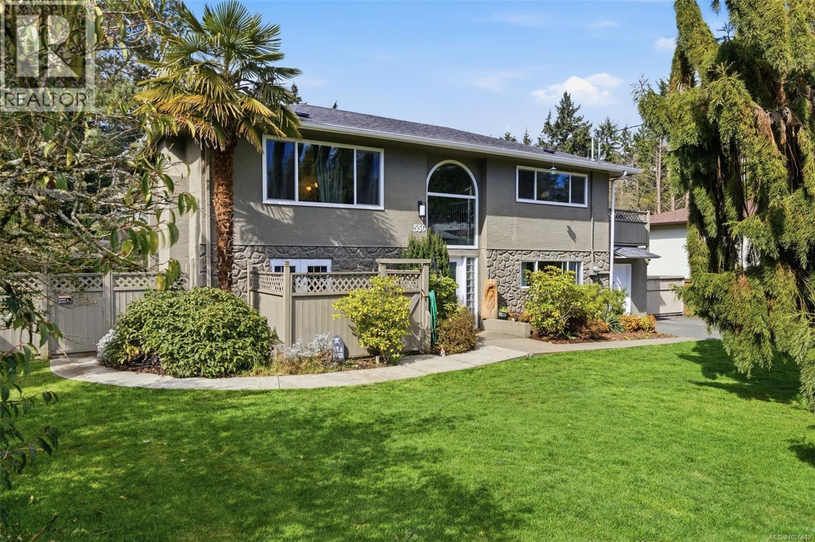 550 Phelps Ave - 7