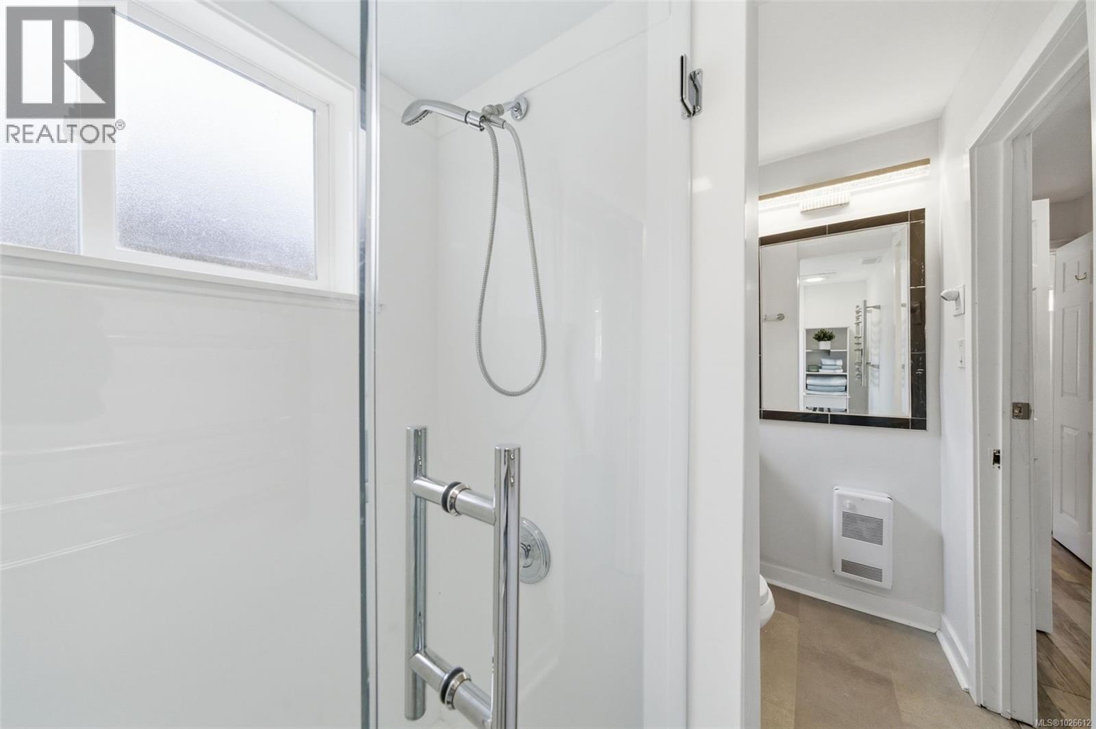 550 Phelps Ave - 15