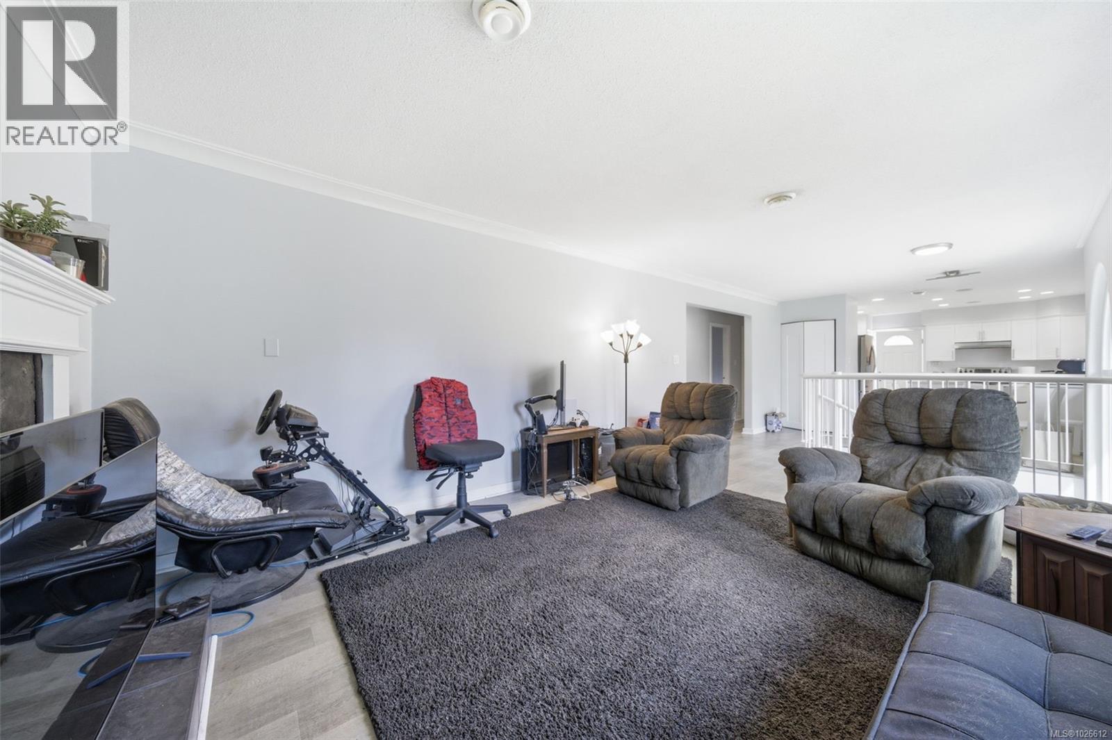 550 Phelps Ave - 21
