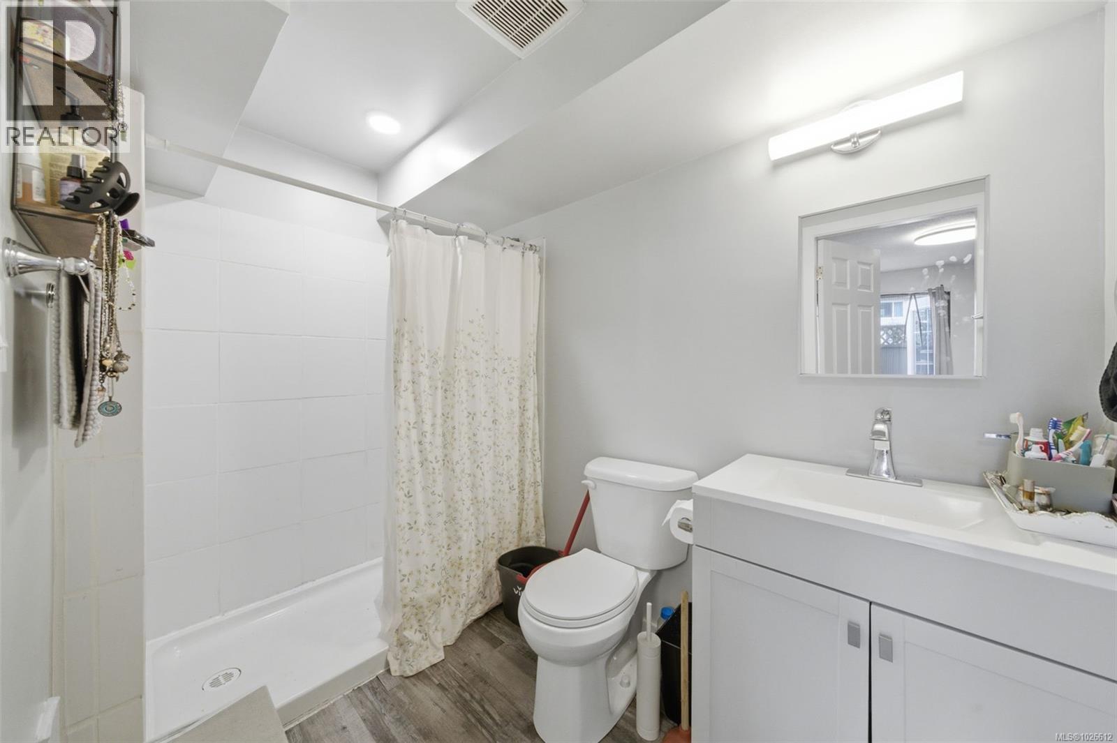 550 Phelps Ave - 30