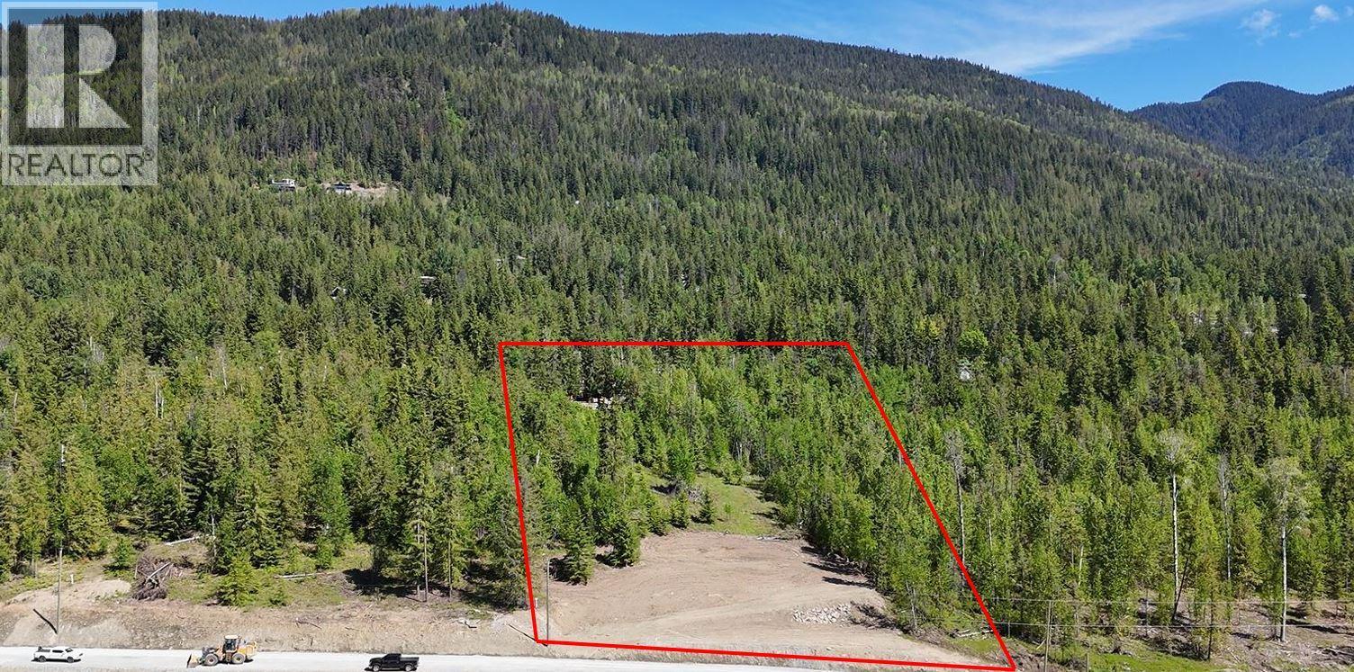 Lot 6 Lonneke Trail Lot# 6, Anglemont