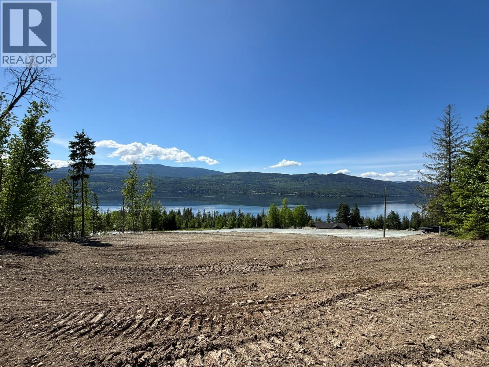 Lot 6 Lonneke Trail Lot# 6, Anglemont