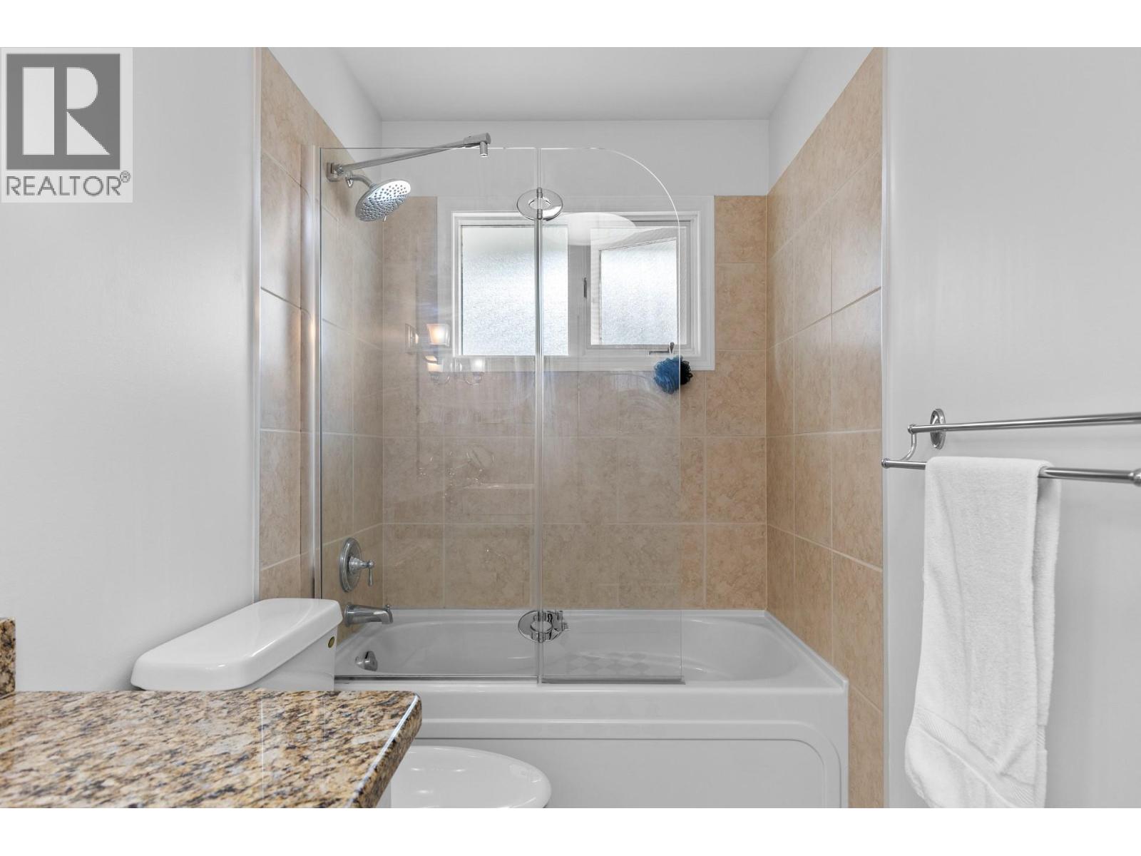 4215 6th Avenue, Peachland