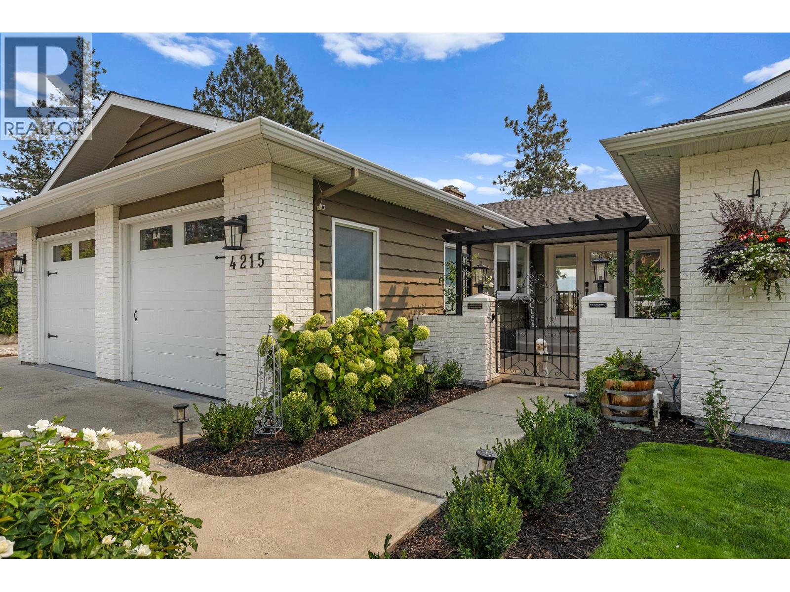 4215 6th Avenue, Peachland