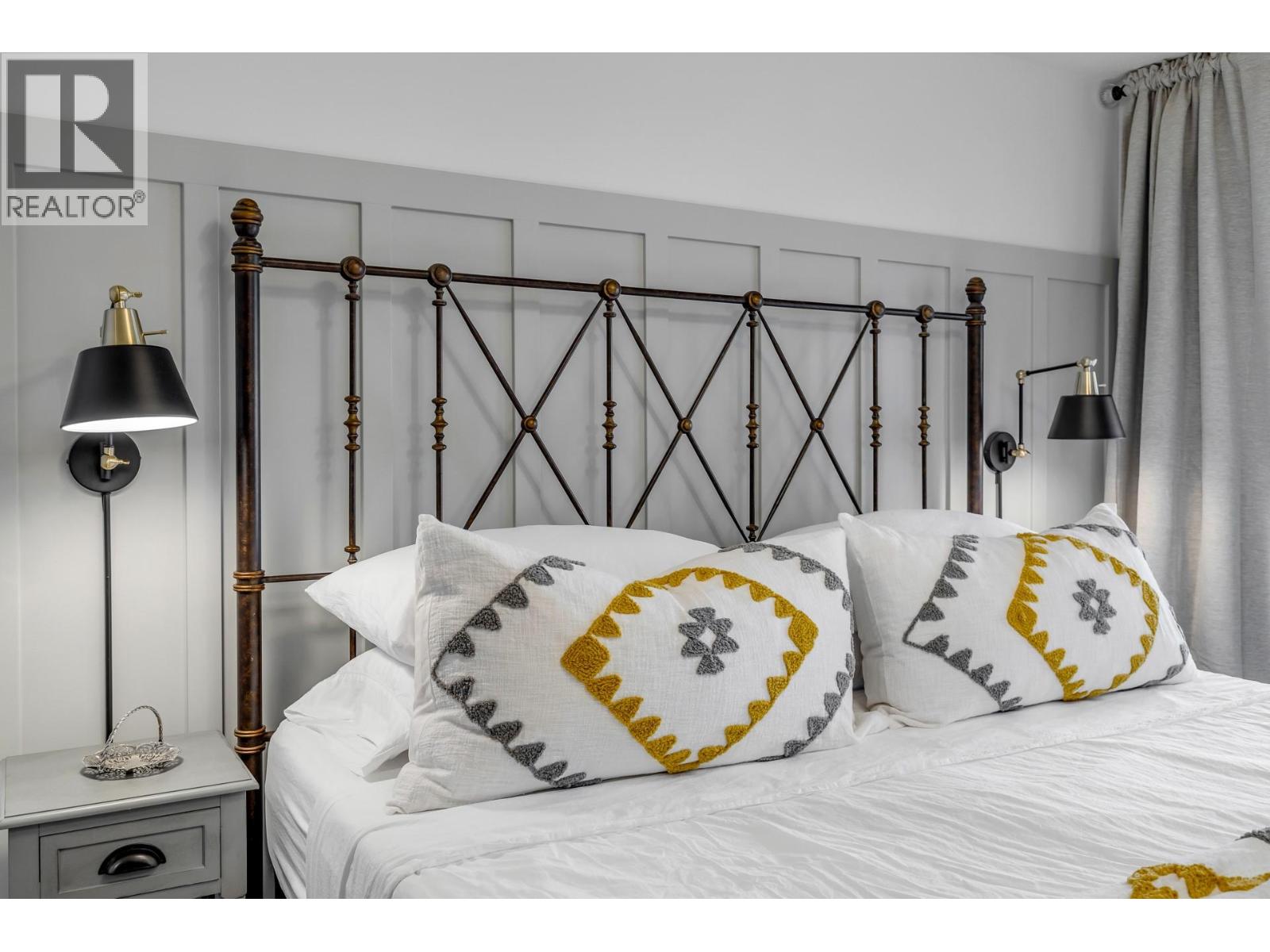 4215 6th Avenue, Peachland