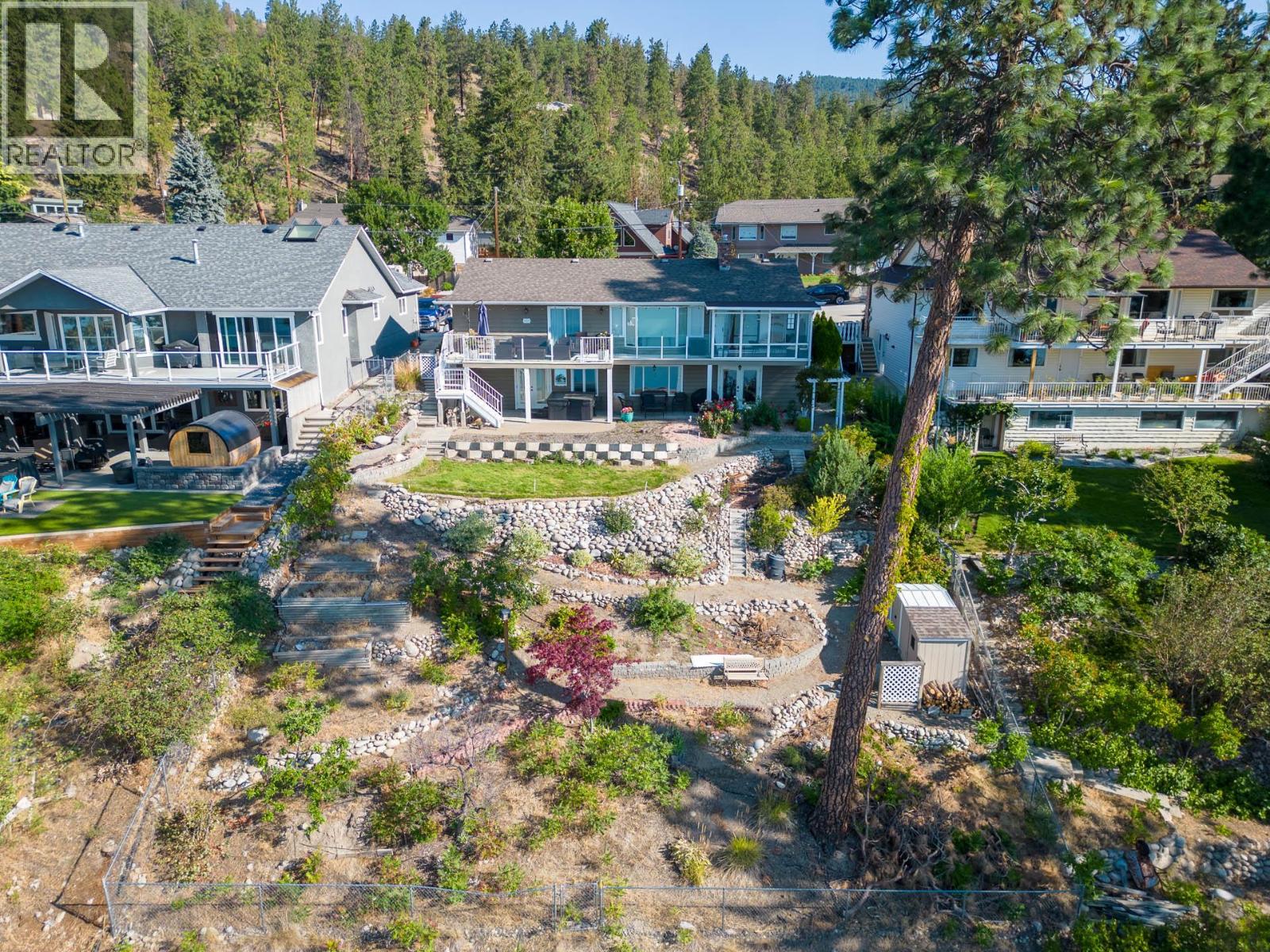 4215 6th Avenue, Peachland
