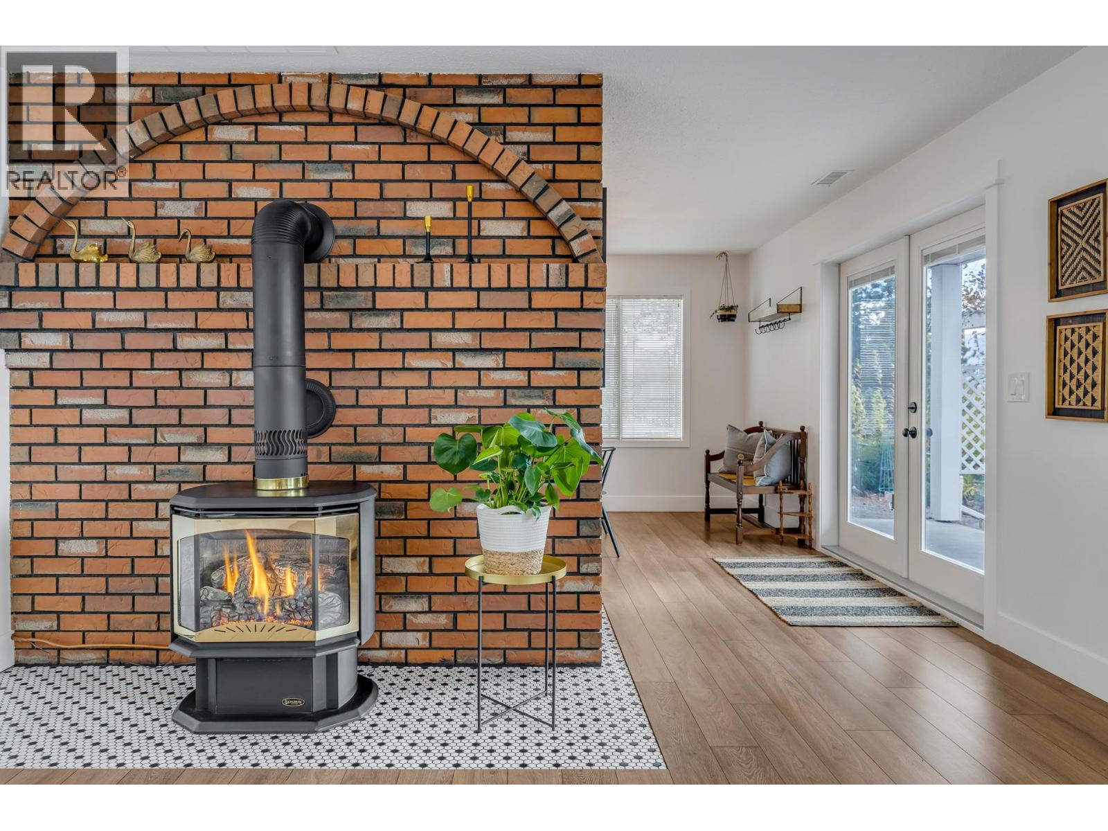 4215 6th Avenue, Peachland