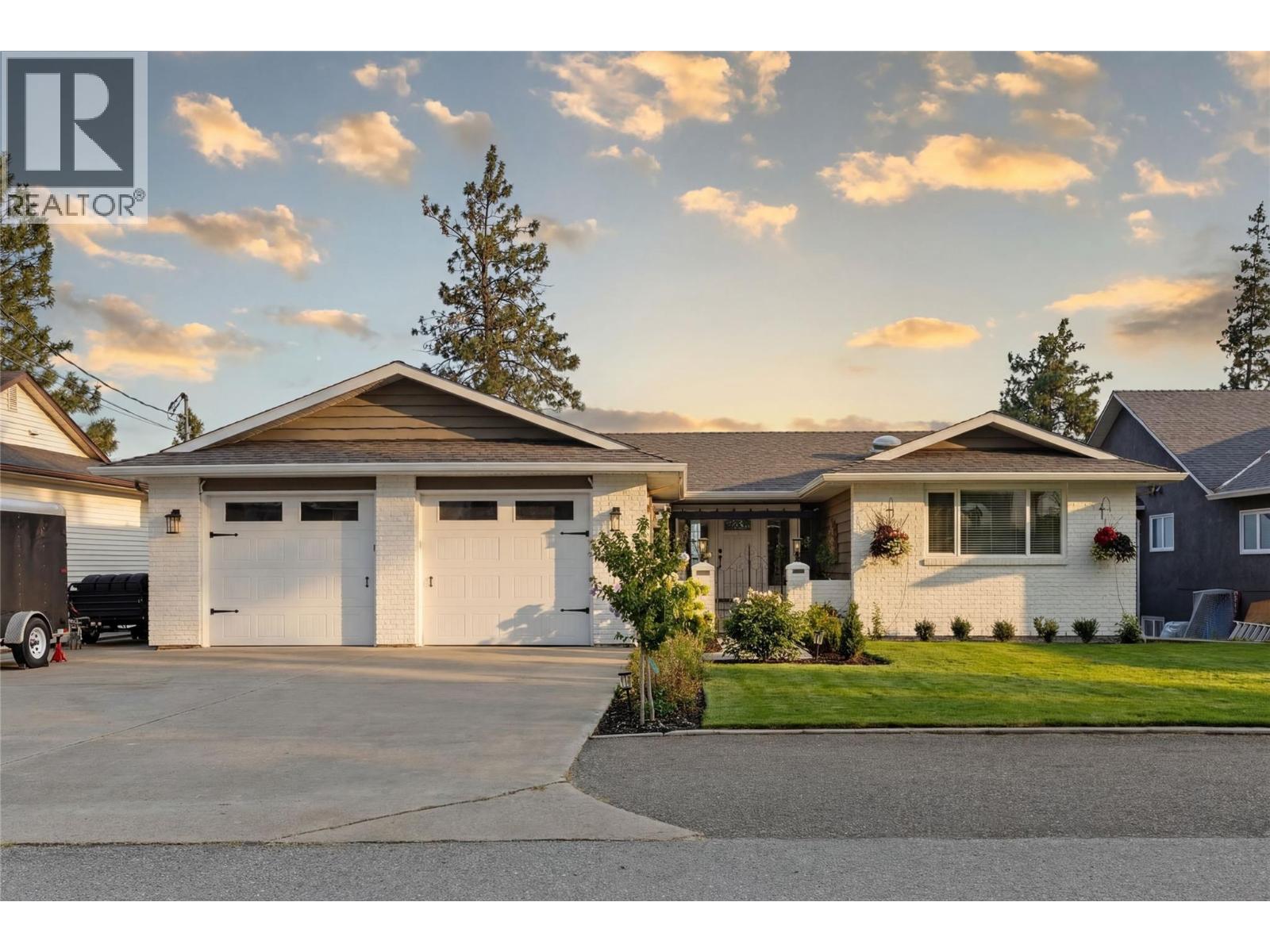 4215 6th Avenue, Peachland