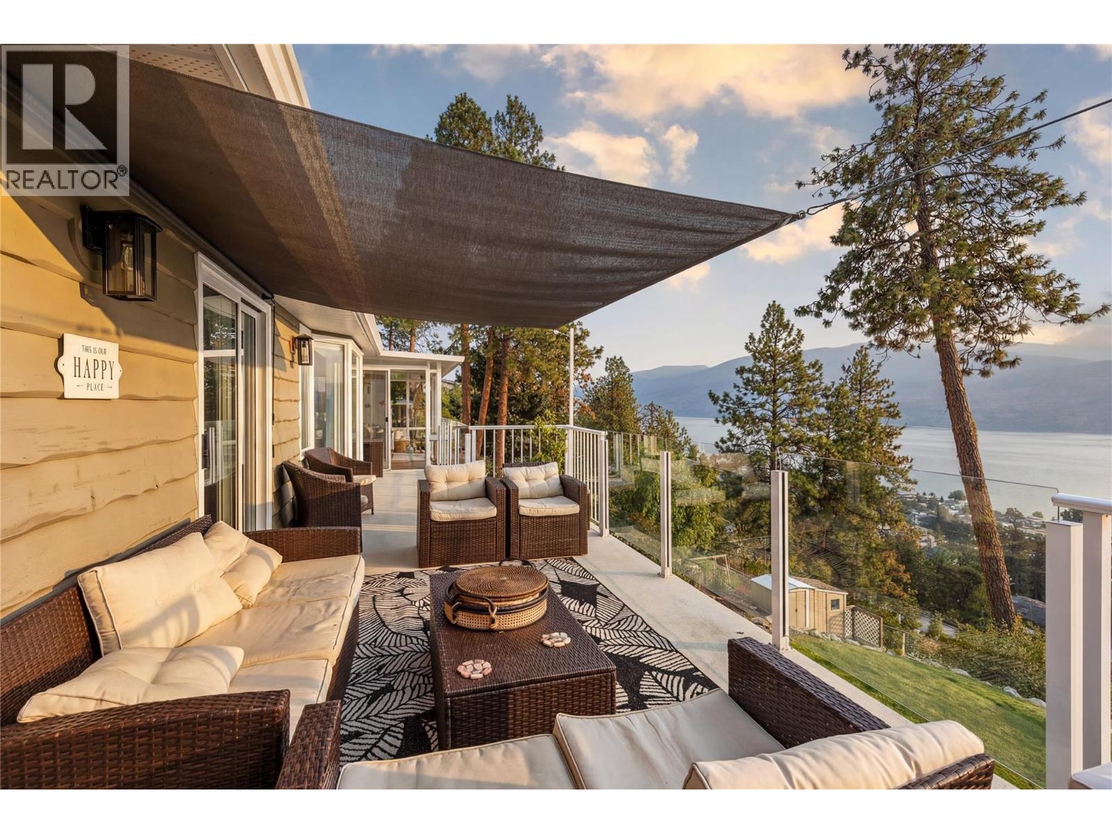 4215 6th Avenue, Peachland