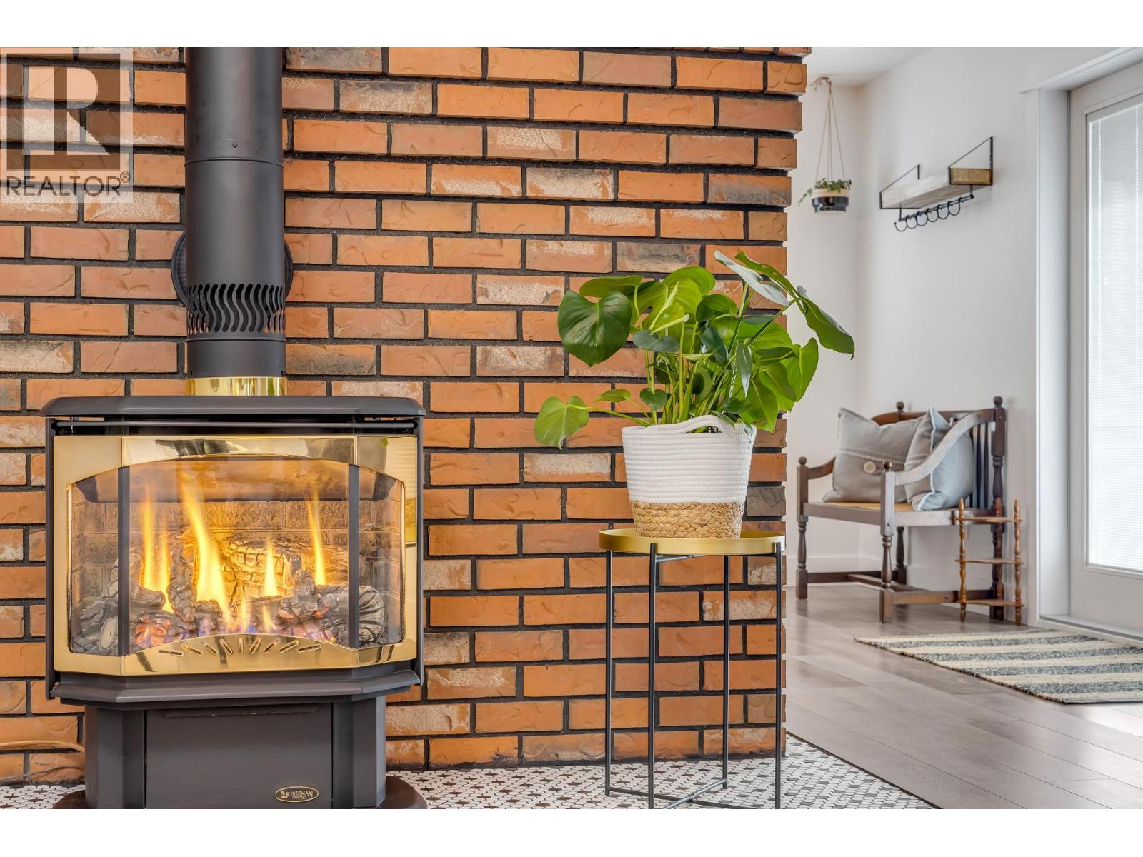 4215 6th Avenue, Peachland