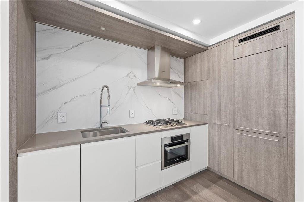 802 1441 JOHNSTON ROAD, White Rock