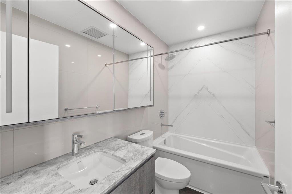 802 1441 JOHNSTON ROAD, White Rock