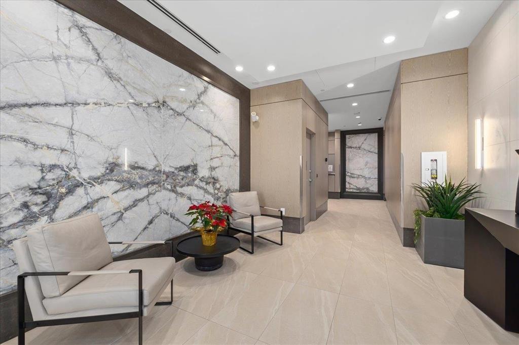 802 1441 JOHNSTON ROAD, White Rock