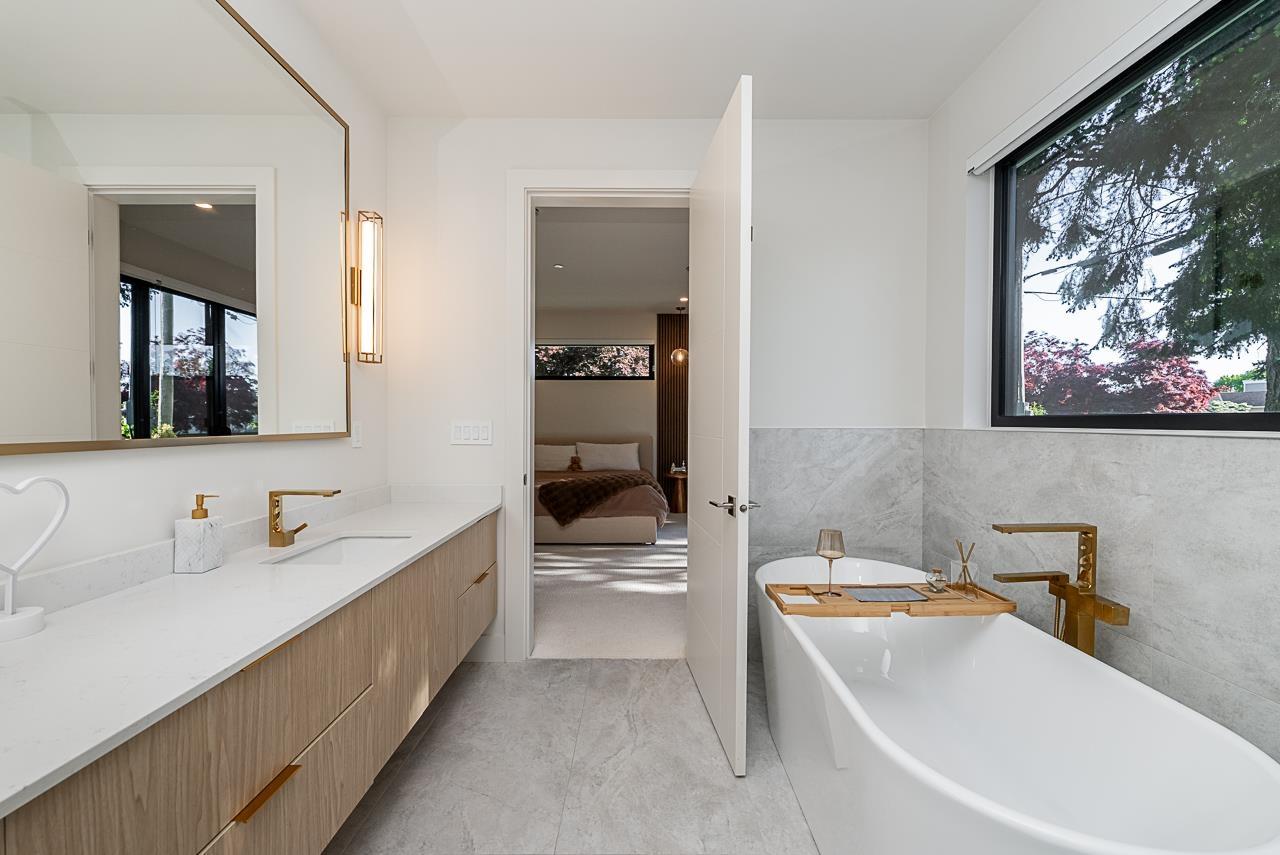 15911 CLIFF AVENUE, White Rock