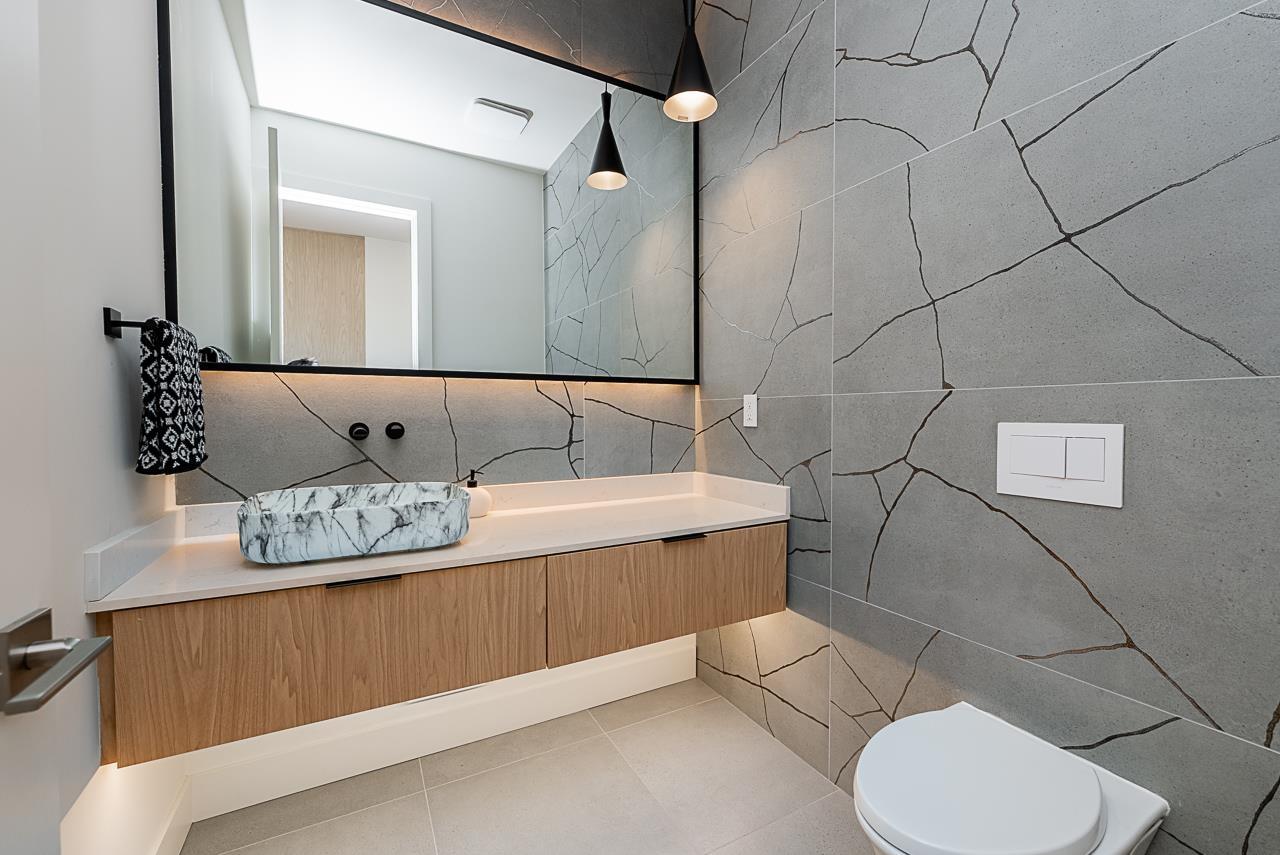 15911 CLIFF AVENUE, White Rock