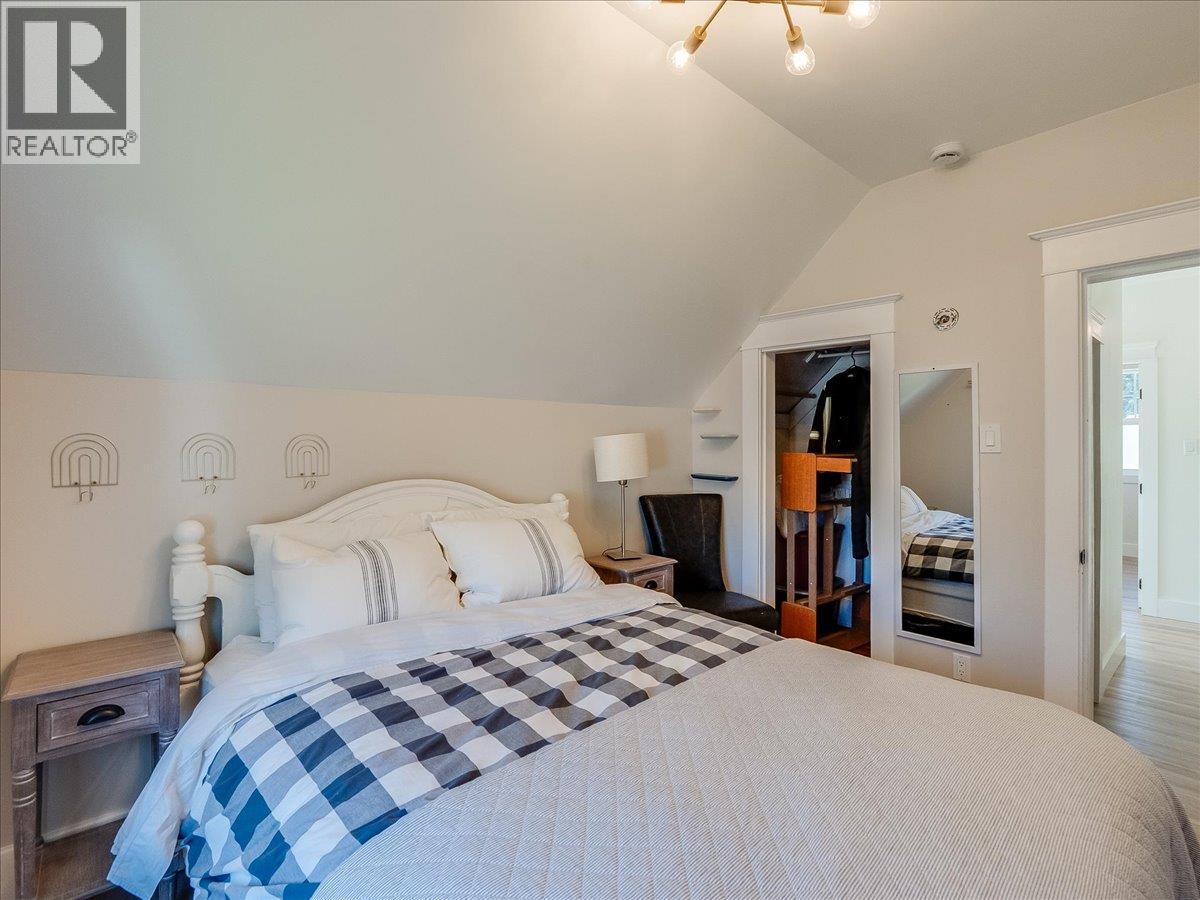 300 KOOTENAY Avenue, Trail