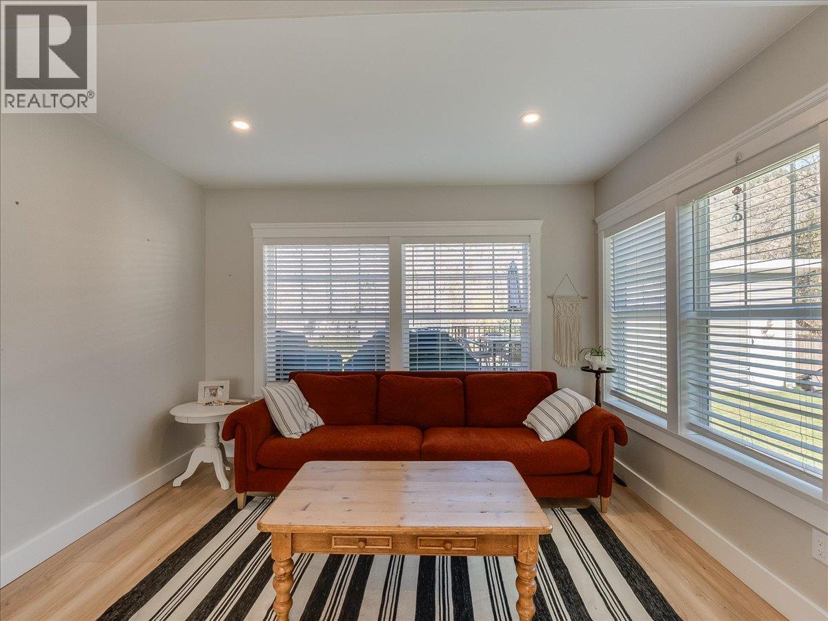 300 KOOTENAY Avenue, Trail