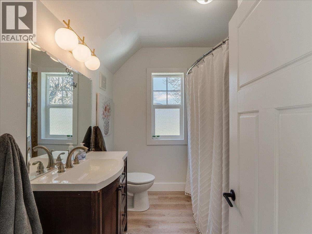 300 KOOTENAY Avenue, Trail