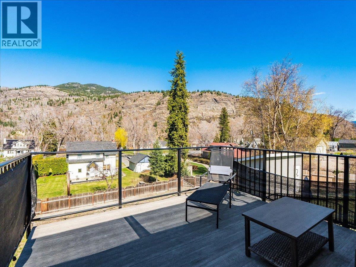 300 KOOTENAY Avenue, Trail