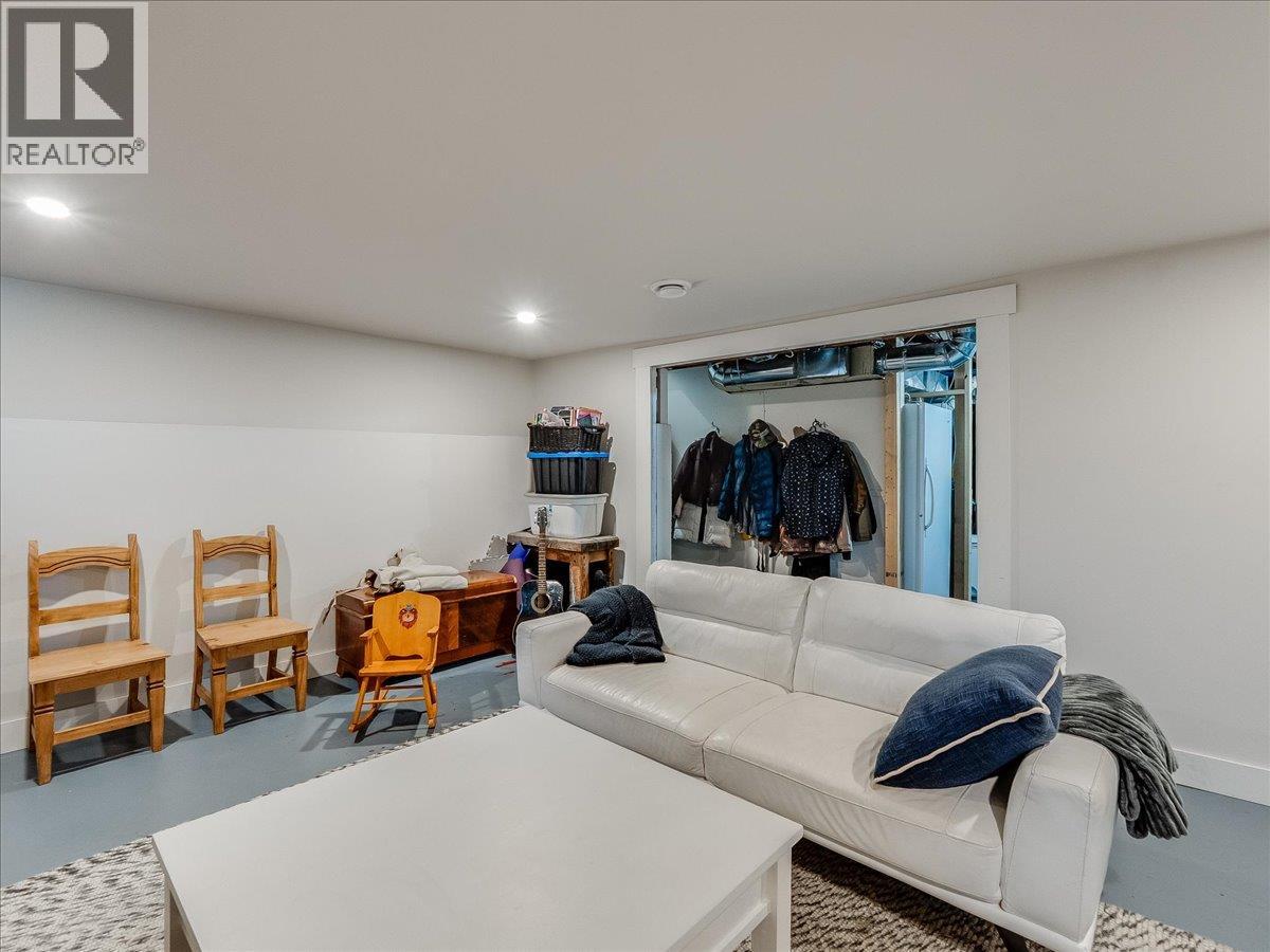 300 KOOTENAY Avenue, Trail