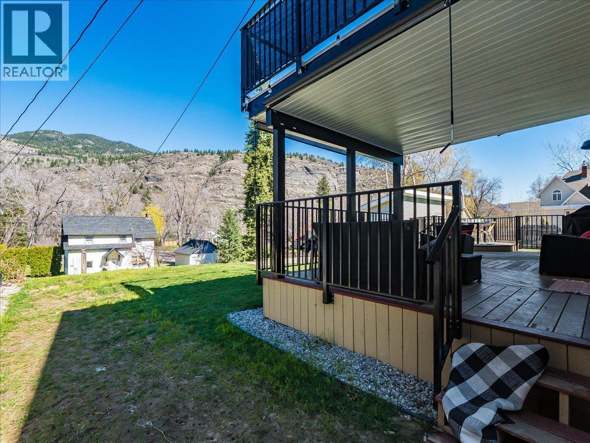 300 KOOTENAY Avenue, Trail