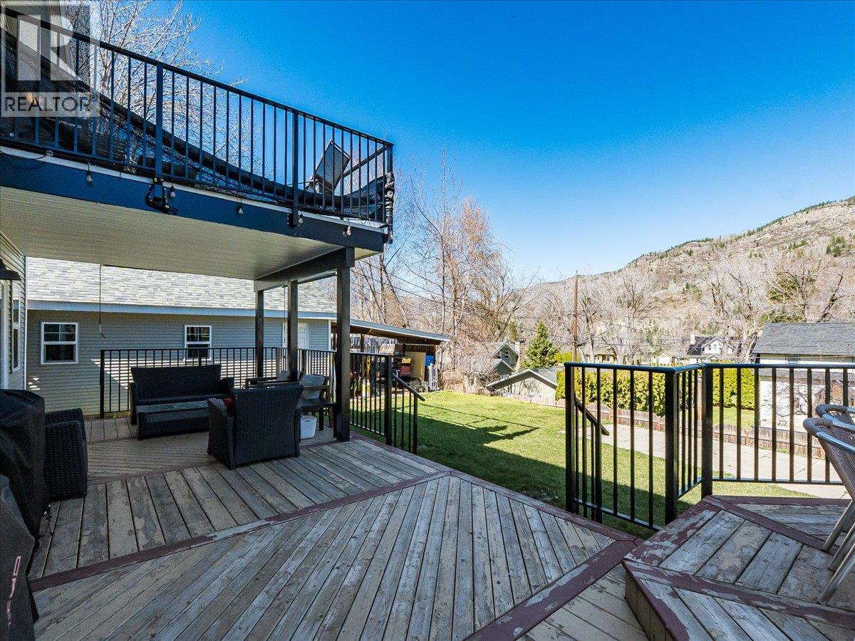 300 KOOTENAY Avenue, Trail