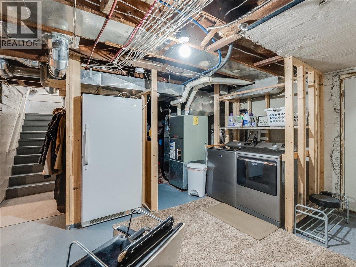 300 KOOTENAY Avenue, Trail