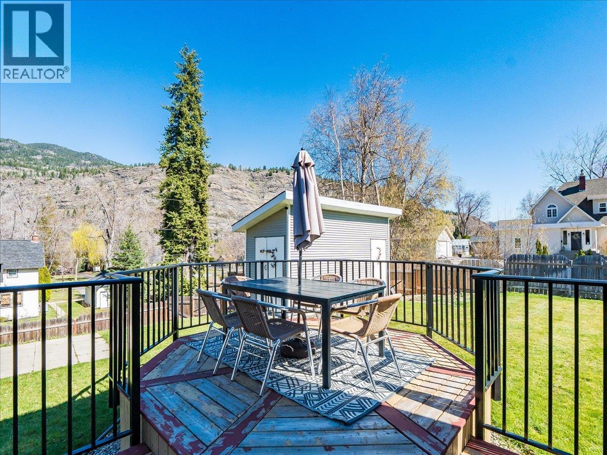 300 KOOTENAY Avenue, Trail