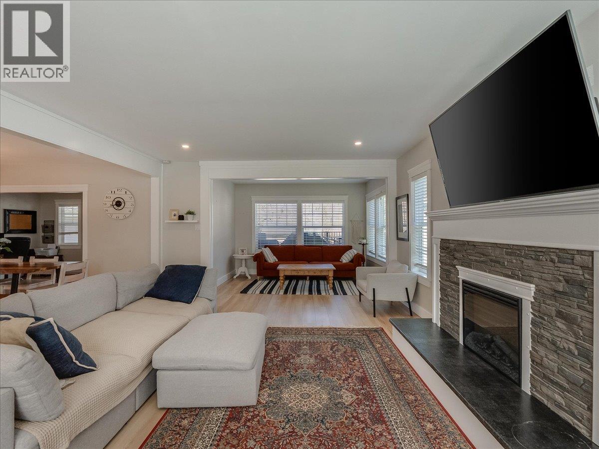 300 KOOTENAY Avenue, Trail