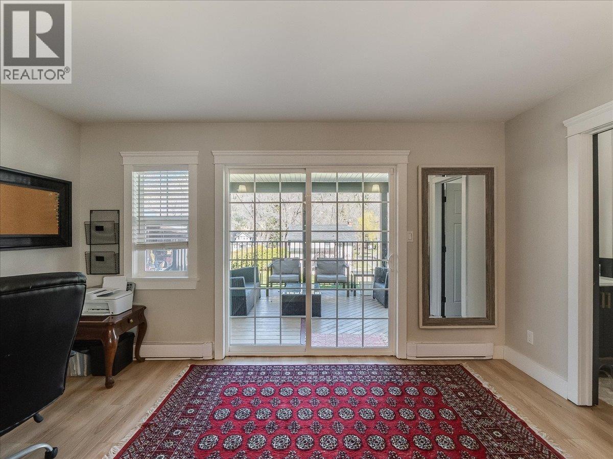 300 KOOTENAY Avenue, Trail