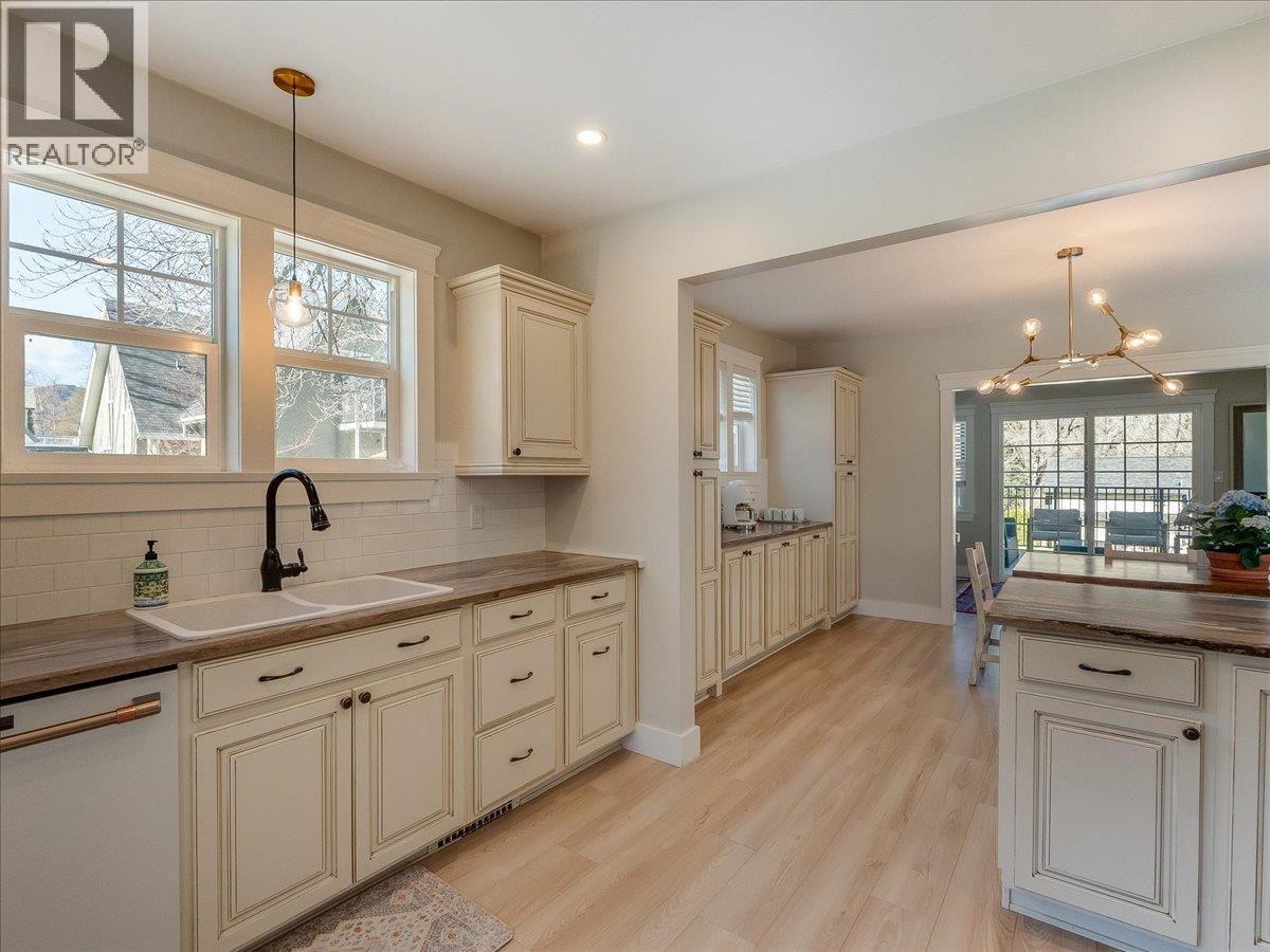 300 KOOTENAY Avenue, Trail