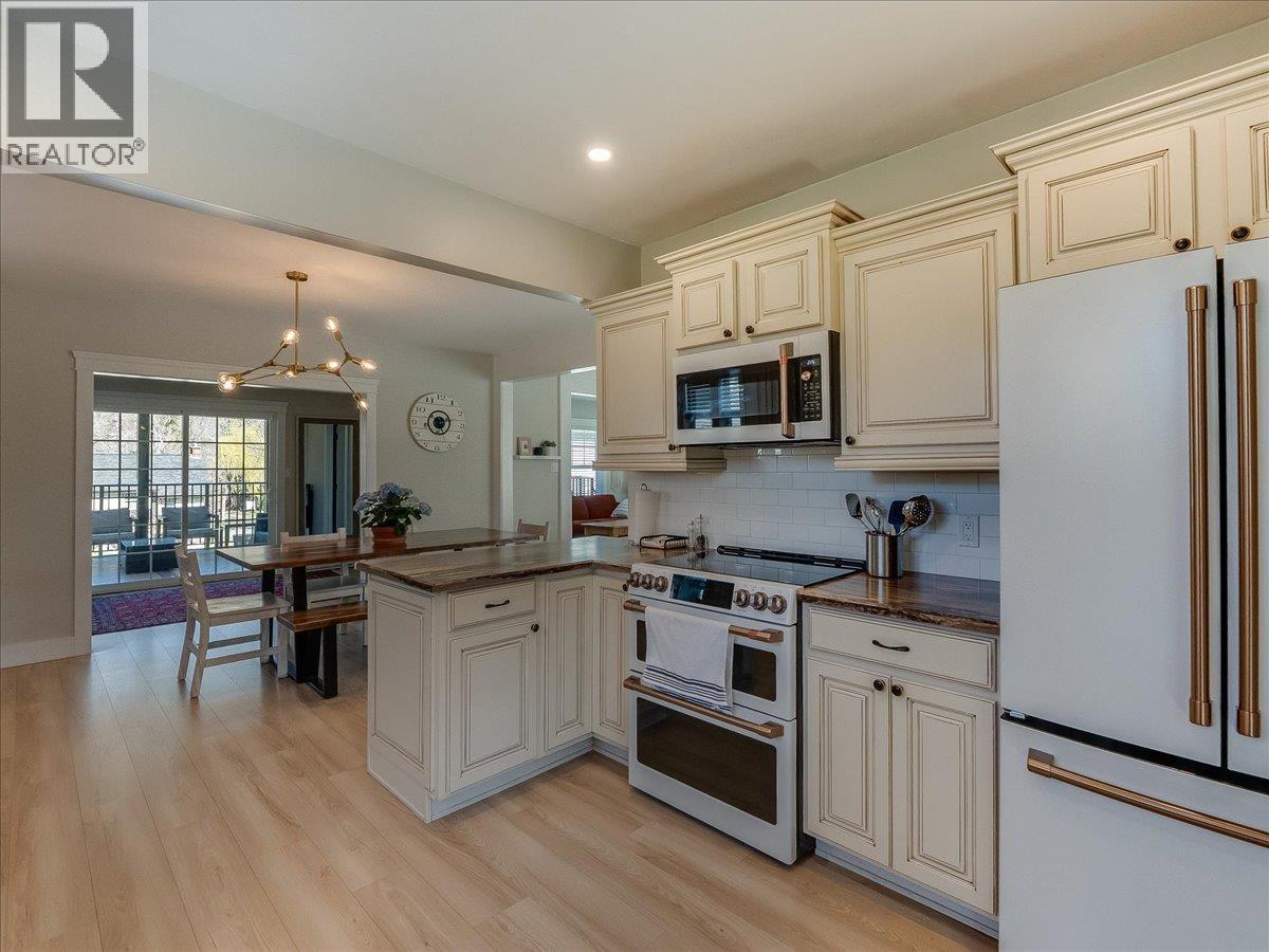 300 KOOTENAY Avenue, Trail