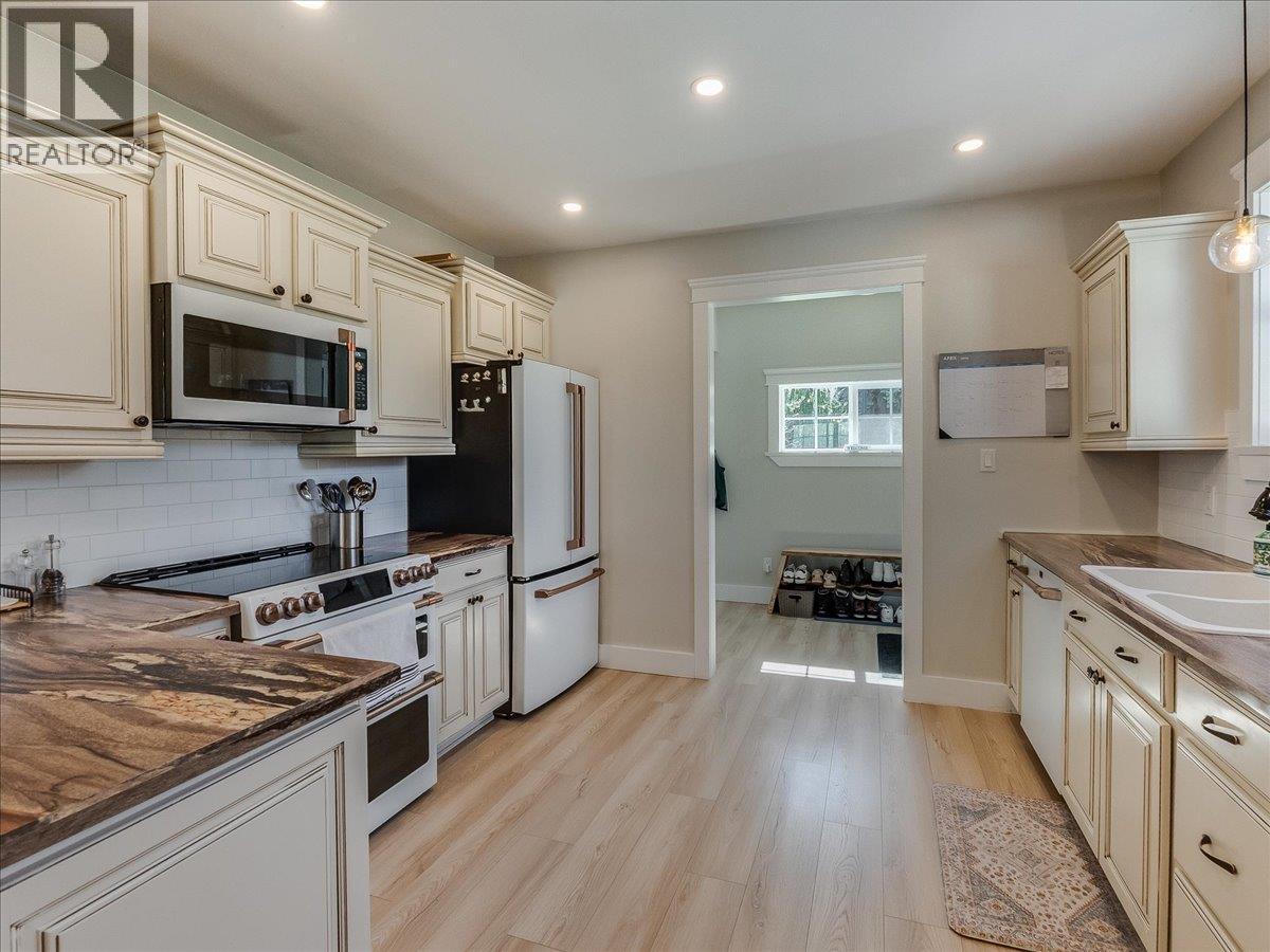 300 KOOTENAY Avenue, Trail