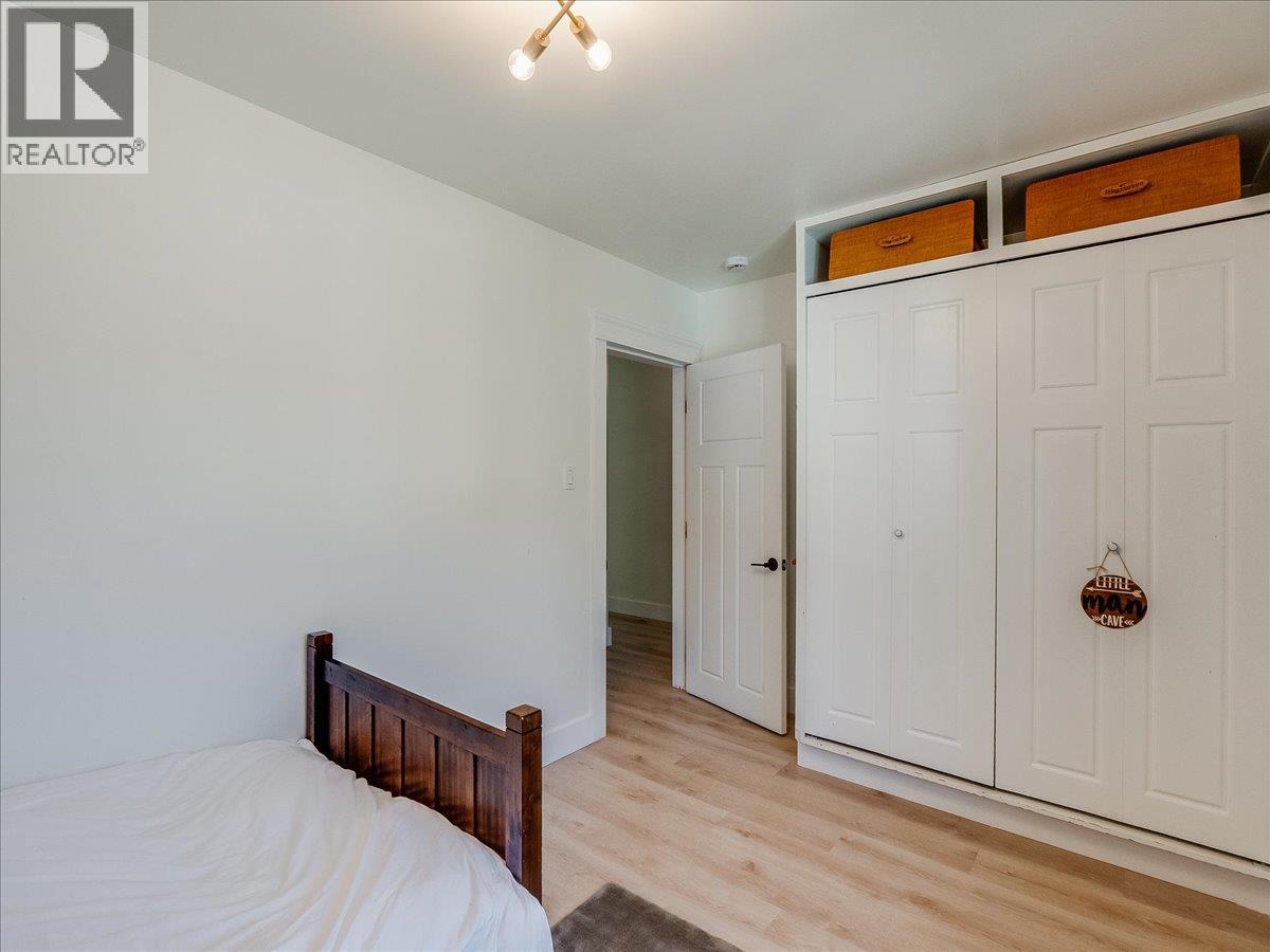 300 KOOTENAY Avenue, Trail