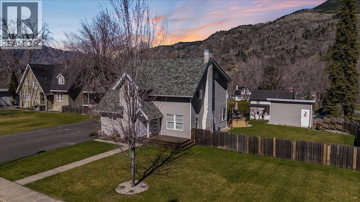 300 KOOTENAY Avenue, Trail