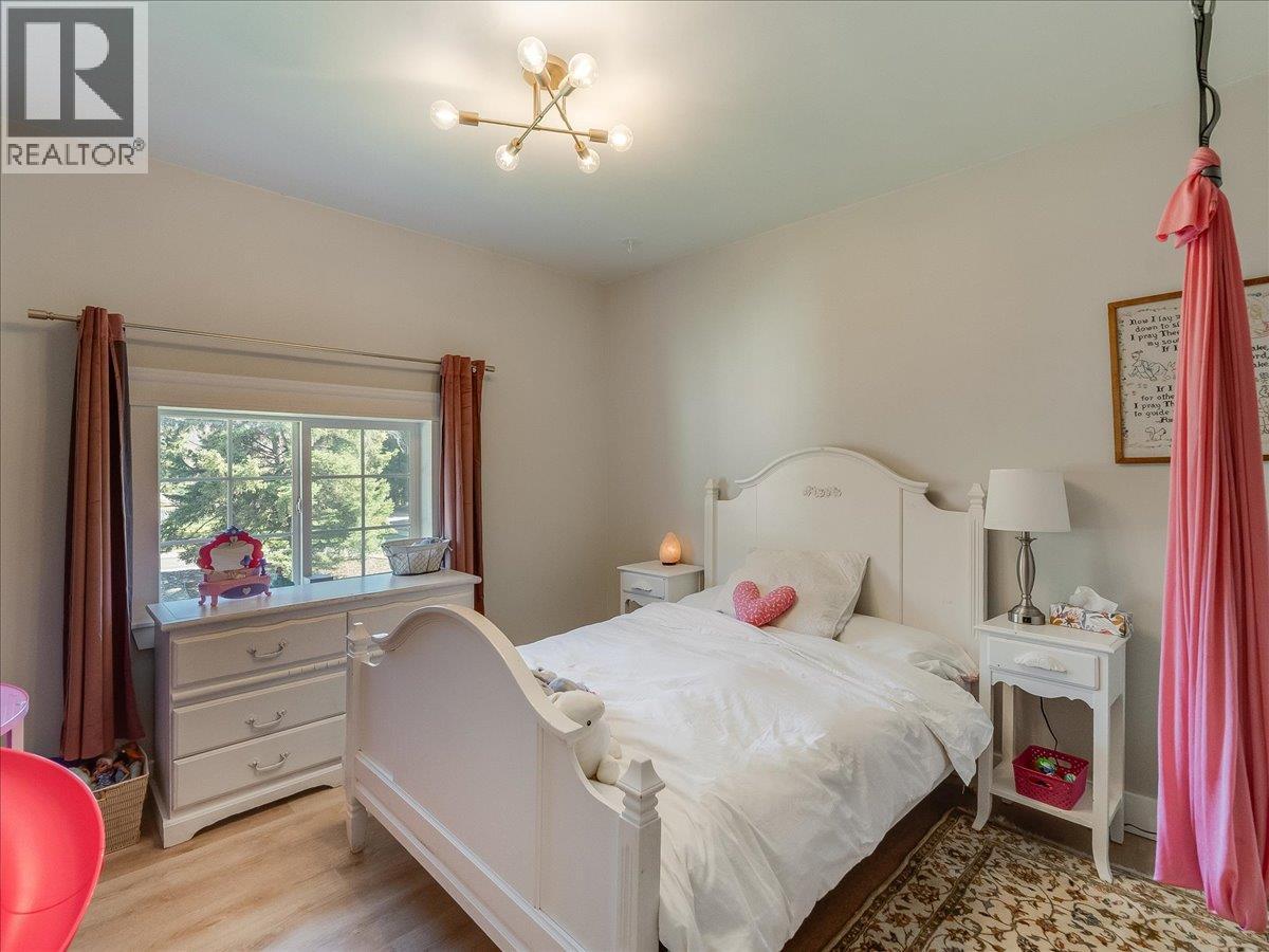 300 KOOTENAY Avenue, Trail