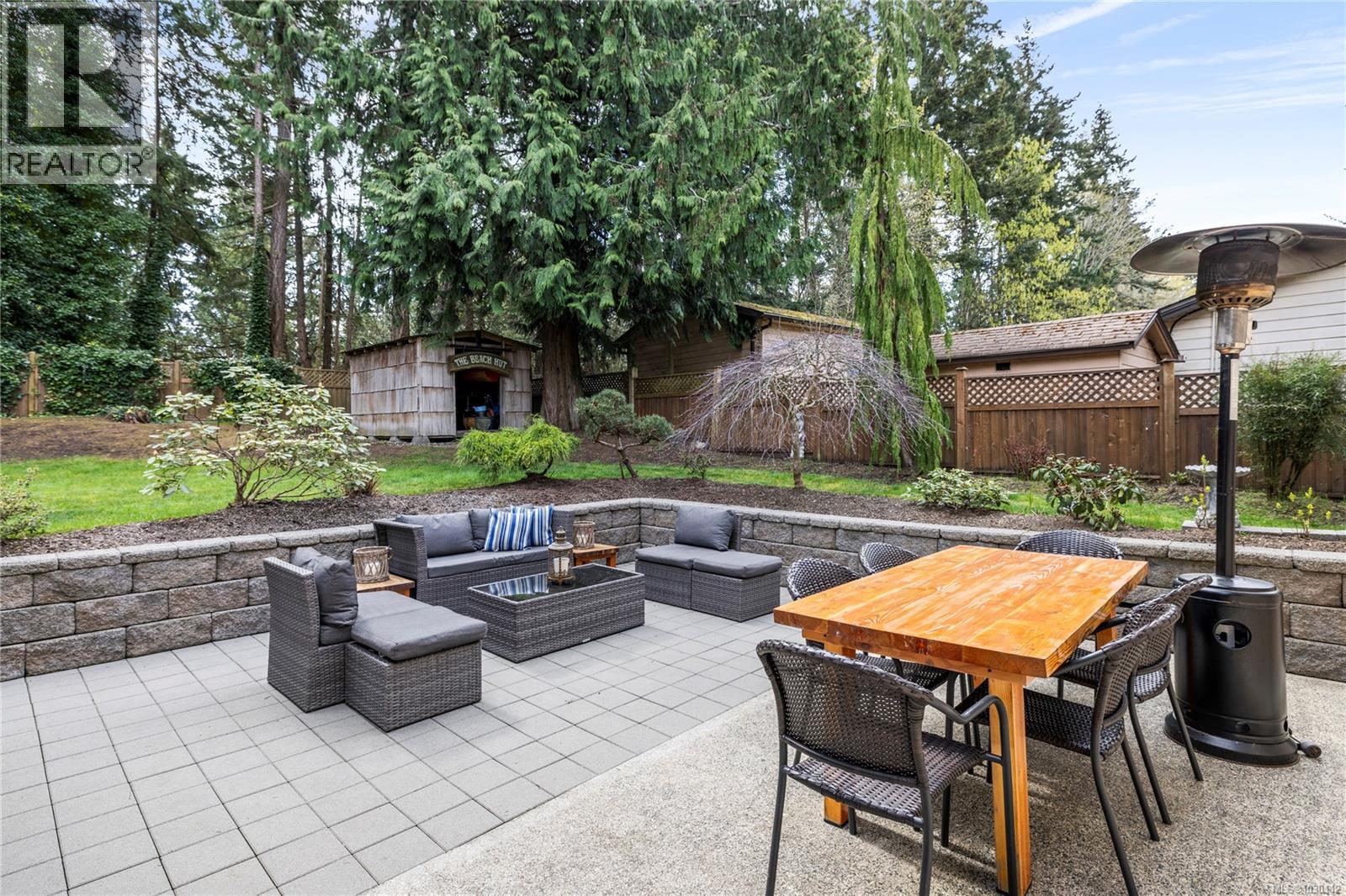 1170 Clubhouse Dr, Qualicum Beach