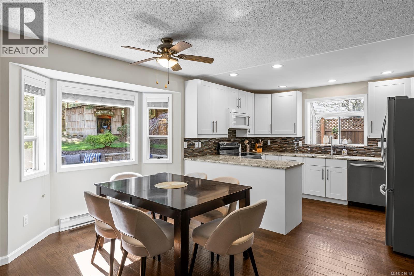 1170 Clubhouse Dr, Qualicum Beach