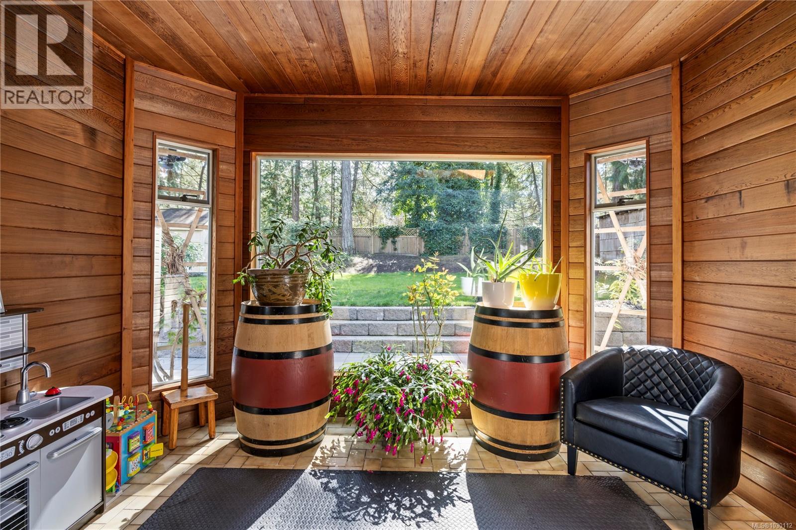 1170 Clubhouse Dr, Qualicum Beach