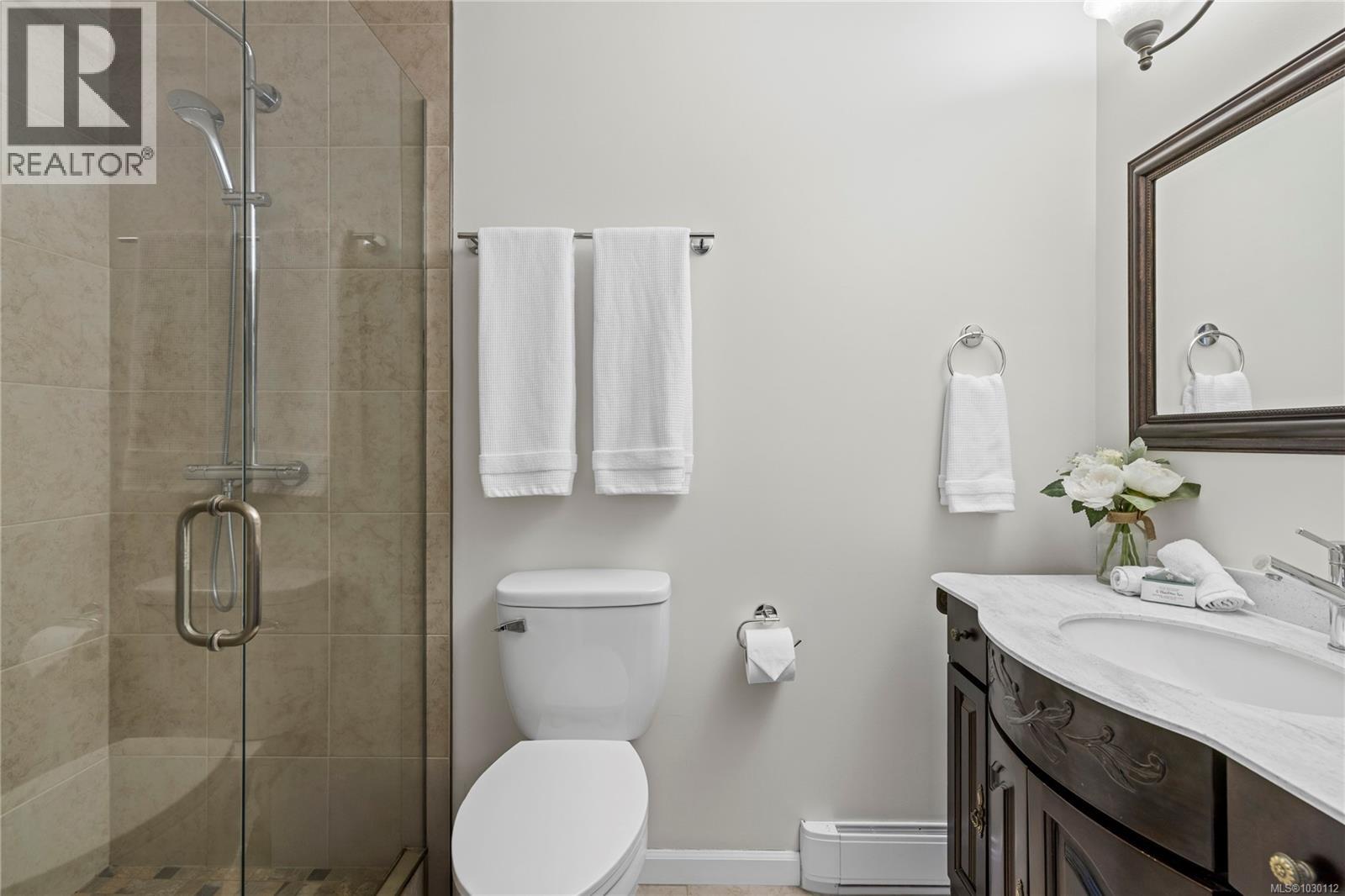 1170 Clubhouse Dr, Qualicum Beach