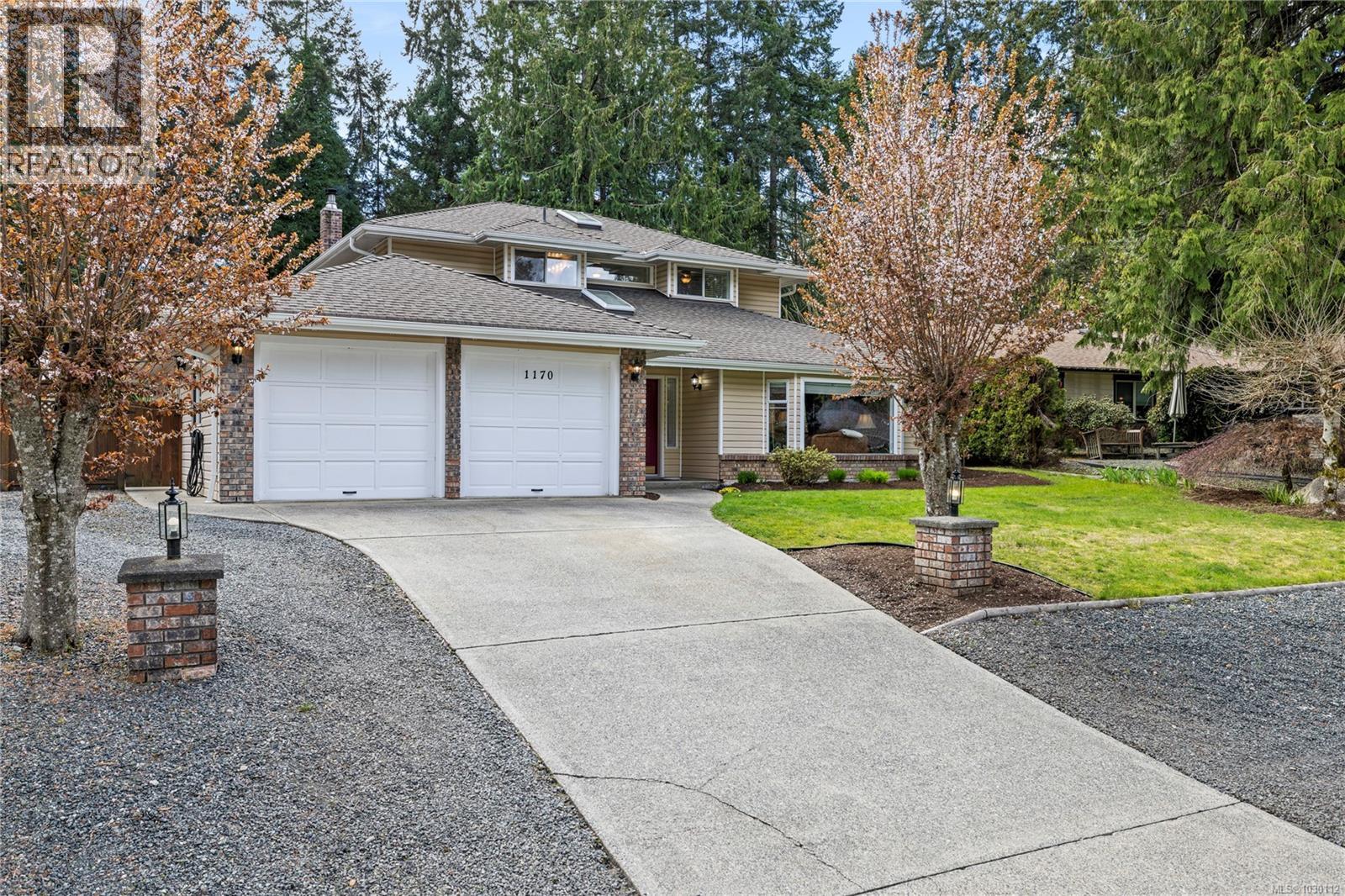 1170 Clubhouse Dr, Qualicum Beach