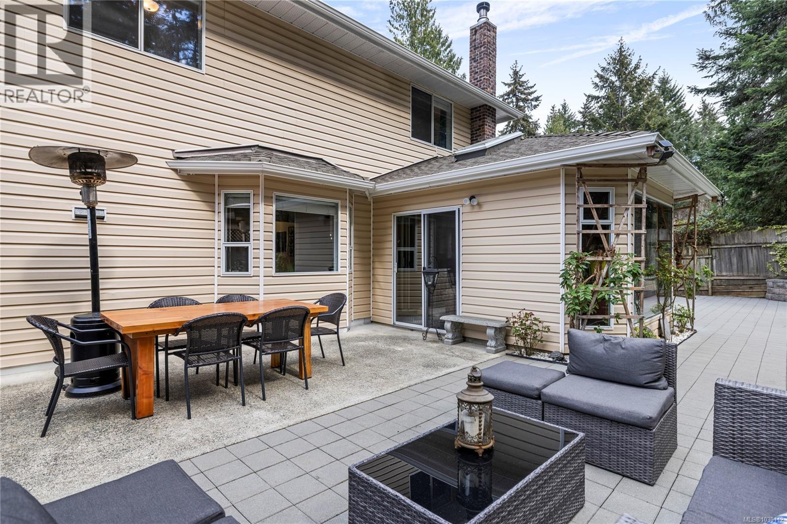 1170 Clubhouse Dr, Qualicum Beach