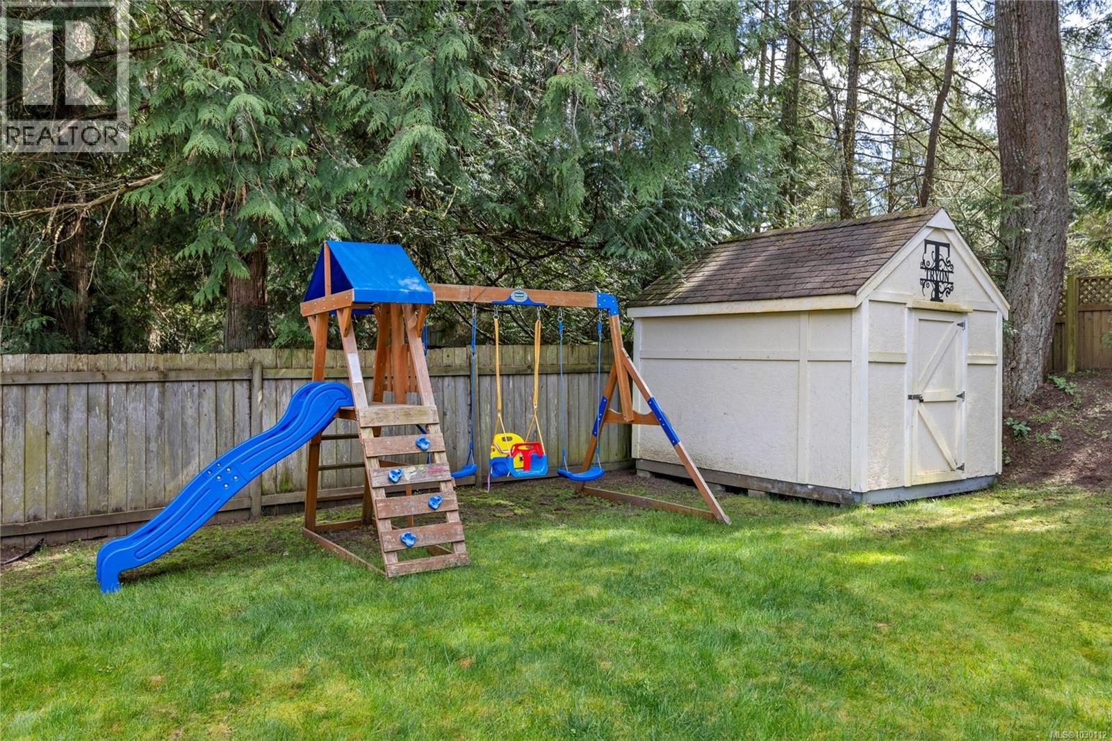 1170 Clubhouse Dr, Qualicum Beach