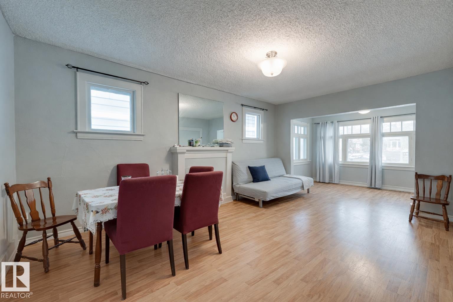 11114 80 AV NW NW - 10