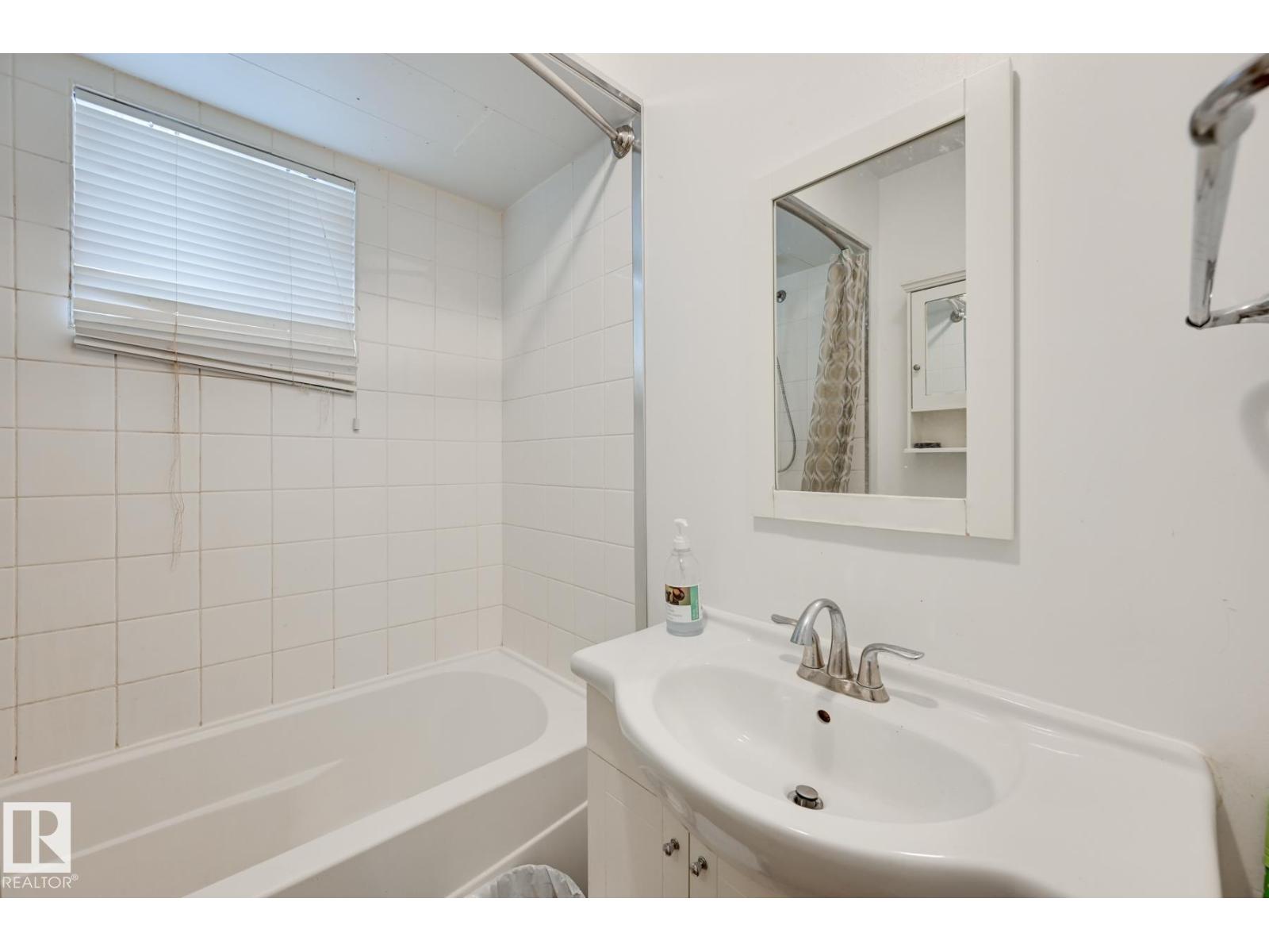 11114 80 AV NW NW - 13
