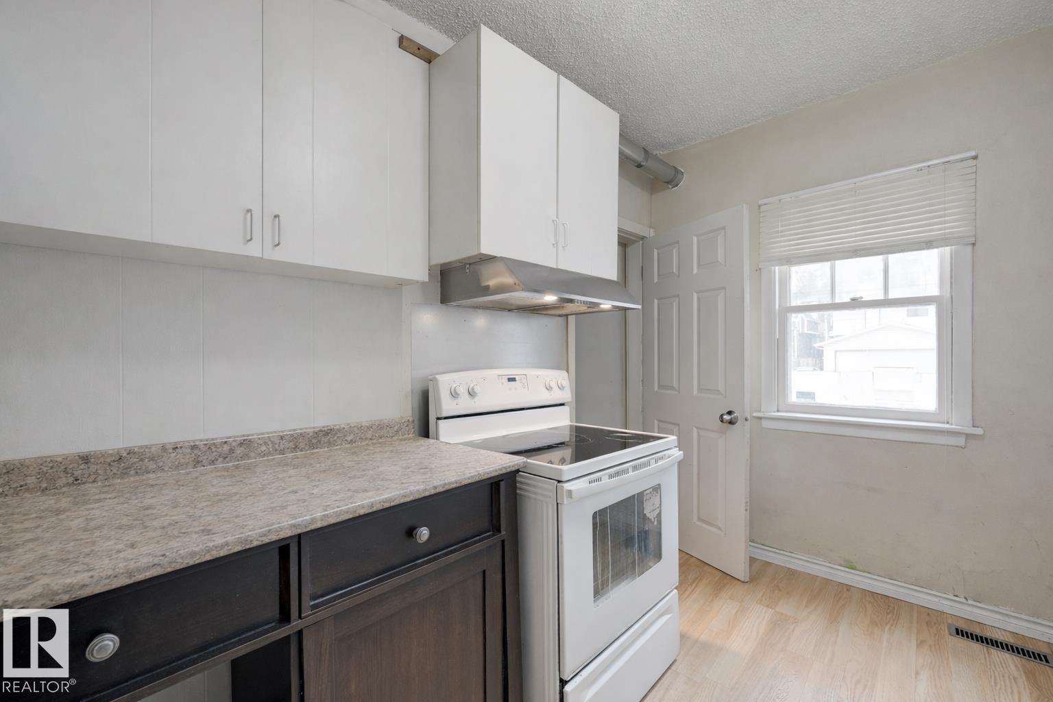 11114 80 AV NW NW - 16
