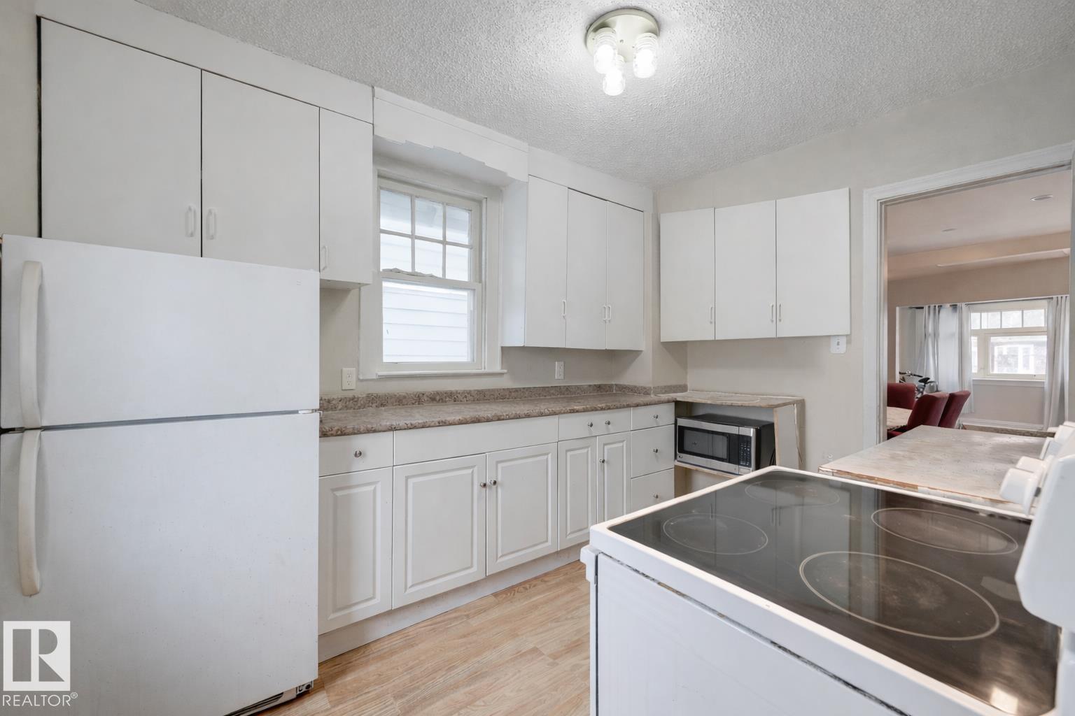 11114 80 AV NW NW - 17