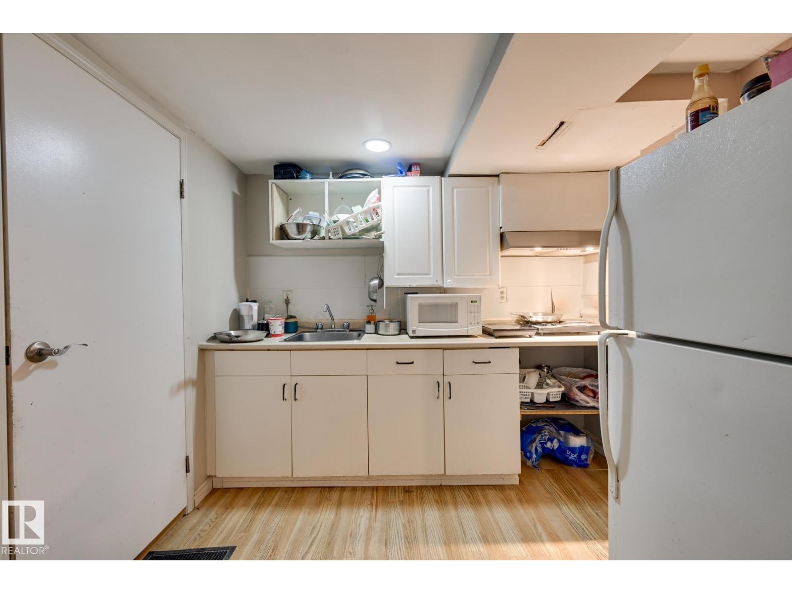 11114 80 AV NW NW - 20