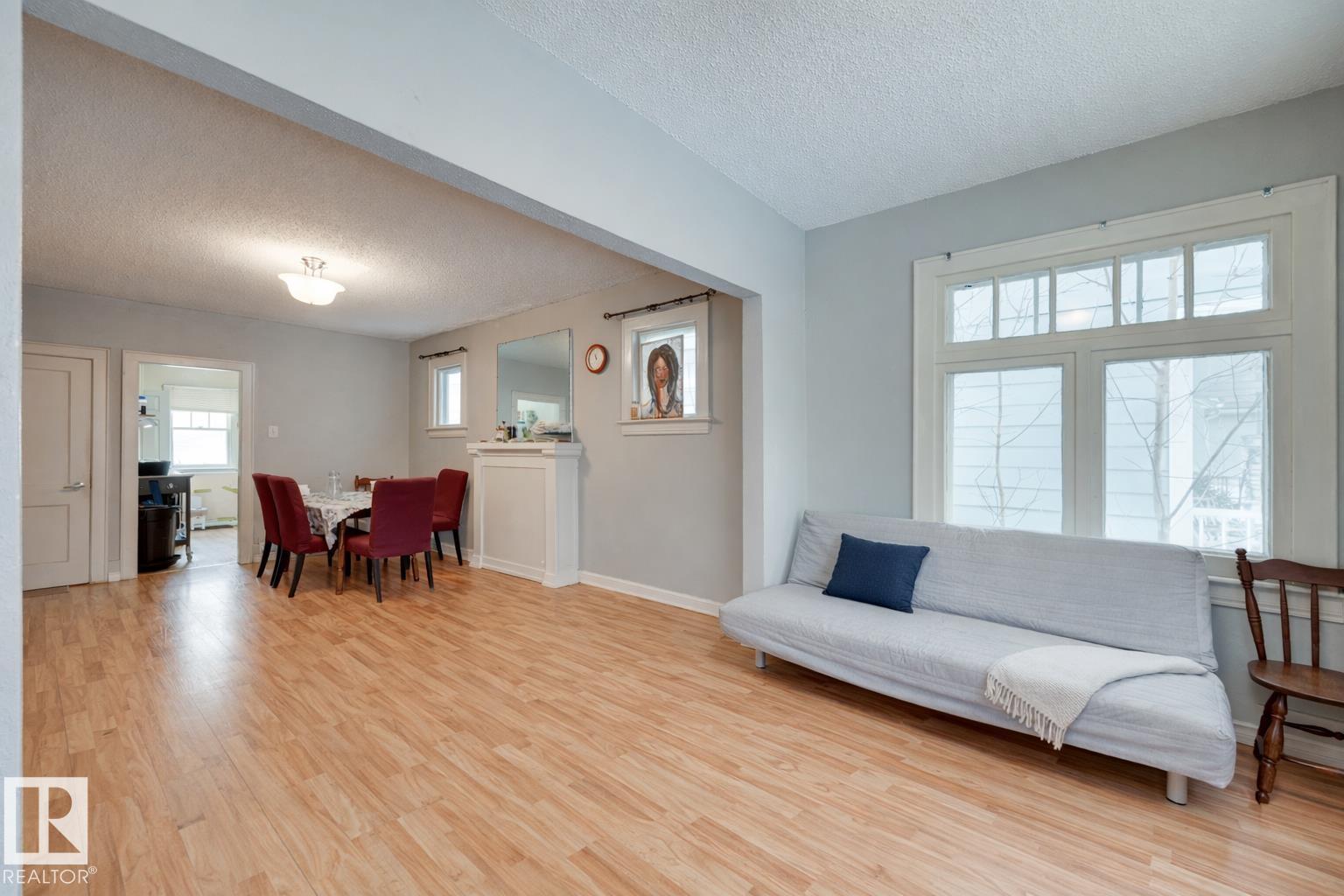 11114 80 AV NW NW - 8