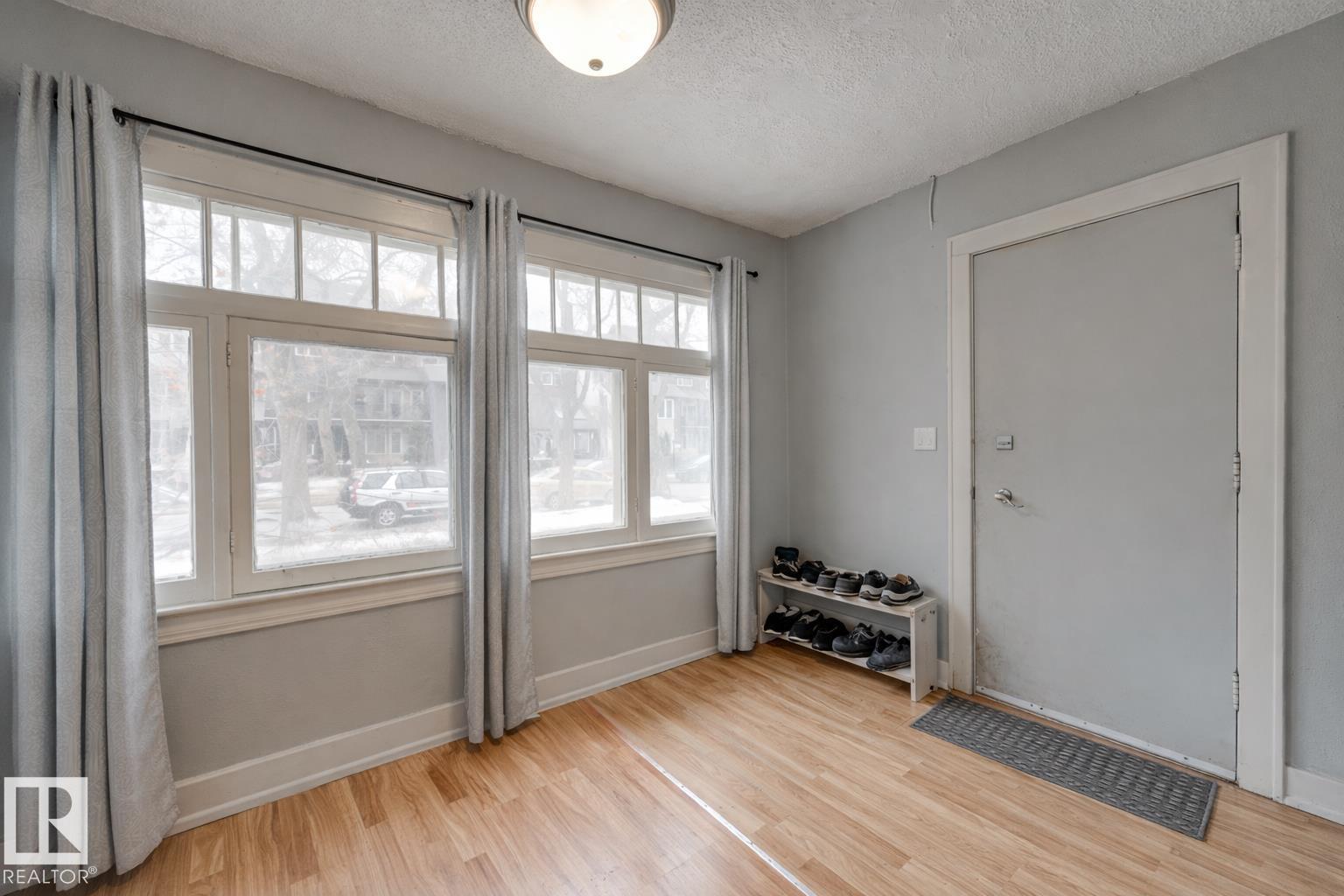11114 80 AV NW NW - 9